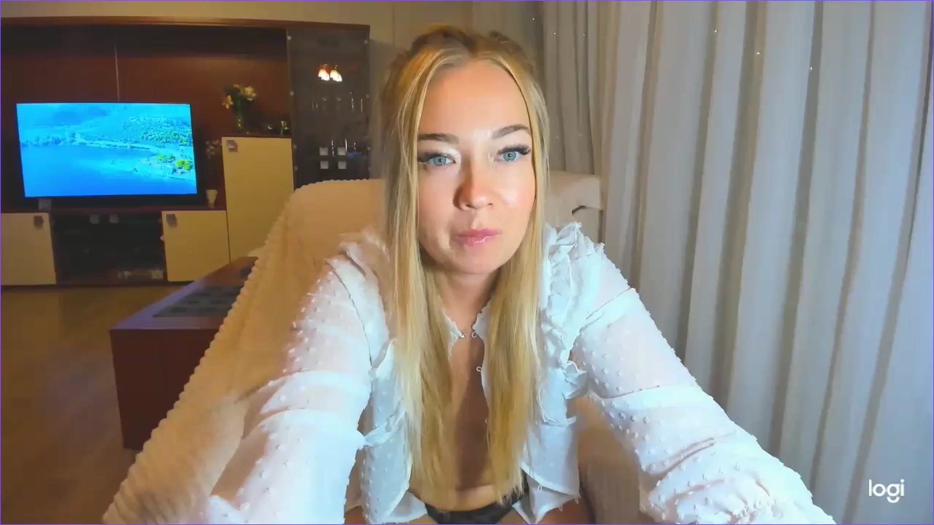 Gallery image thumbnail from FlamingoDream's myfreecams stream on, 05/14/2024, 24:37 image 10 of 20