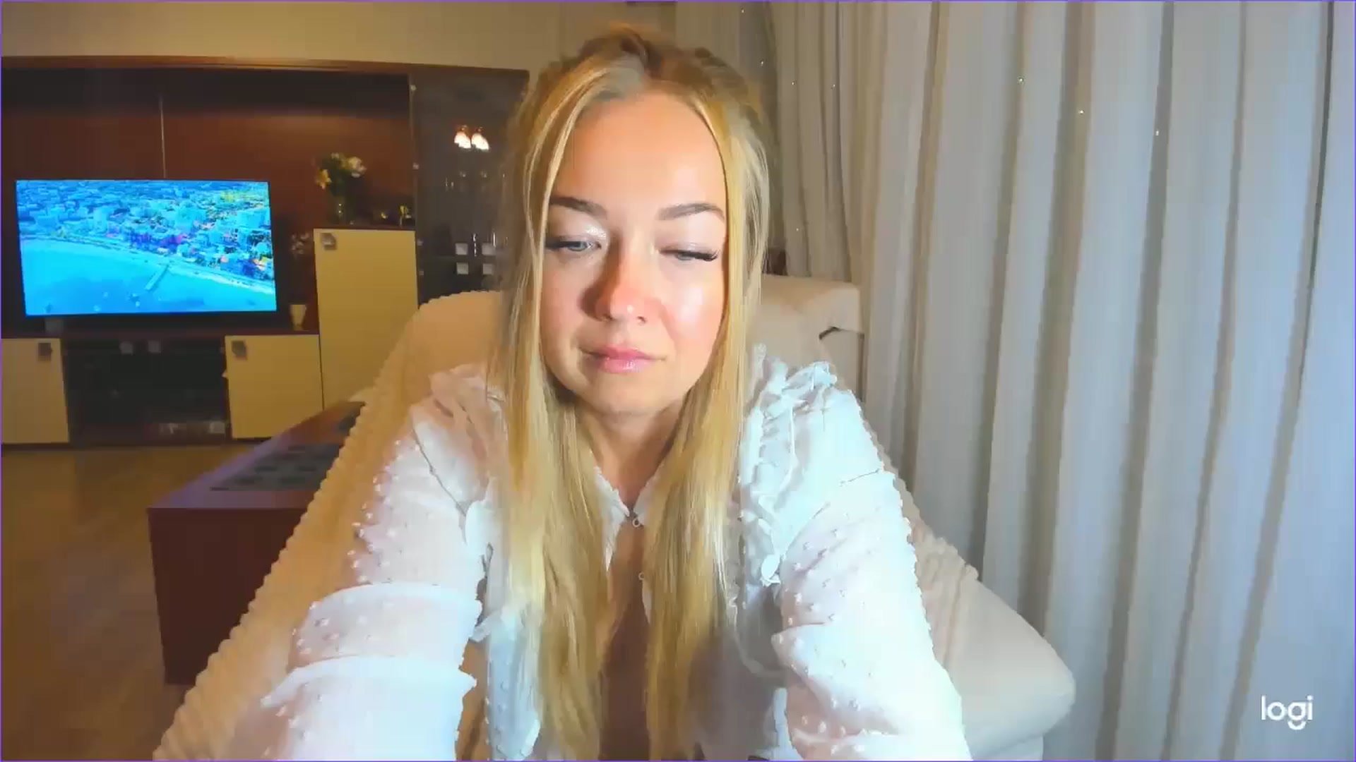 Gallery image thumbnail from FlamingoDream's myfreecams stream on, 05/14/2024, 24:37 image 13 of 20