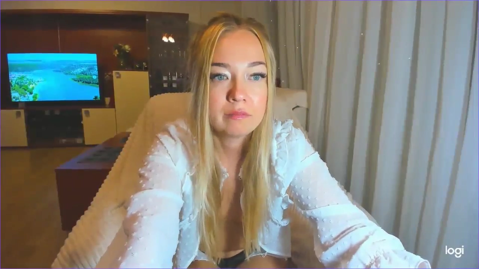 Gallery image thumbnail from FlamingoDream's myfreecams stream on, 05/14/2024, 24:37 image 4 of 20