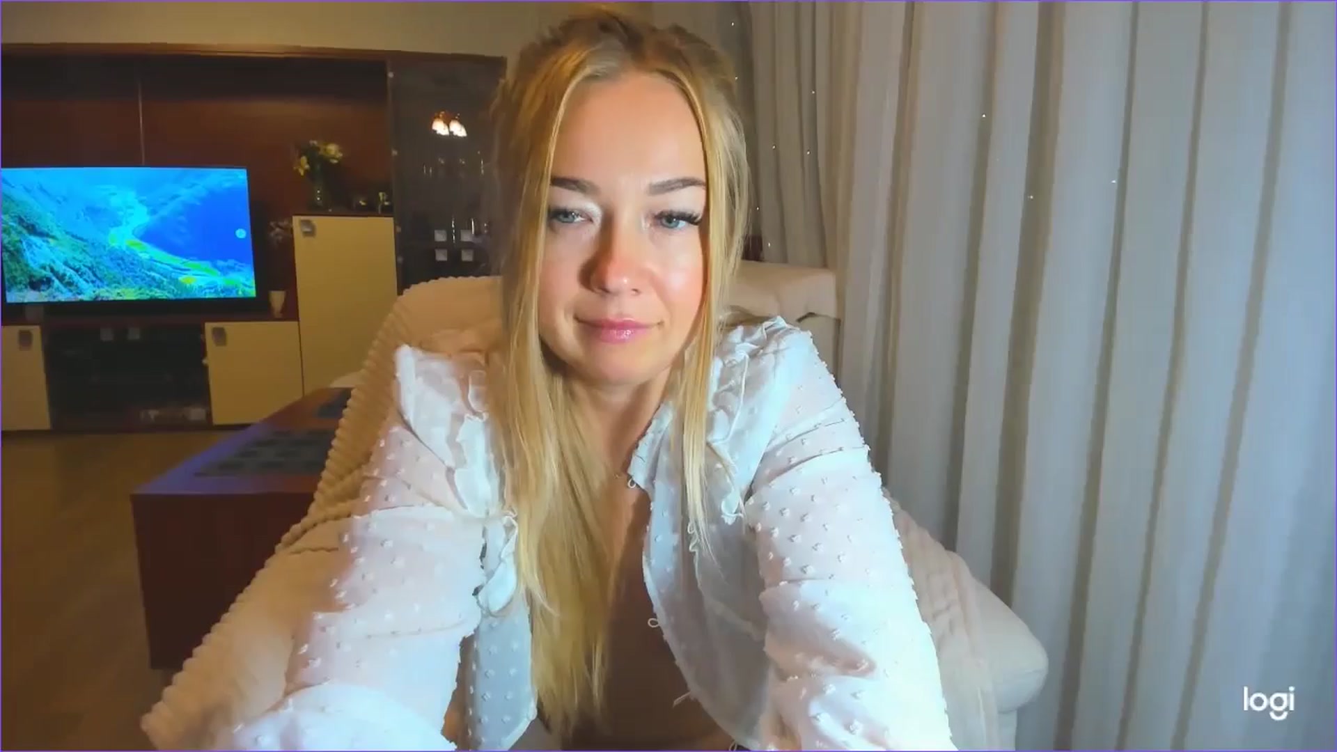 Gallery image thumbnail from FlamingoDream's myfreecams stream on, 05/14/2024, 02:34 image 7 of 20