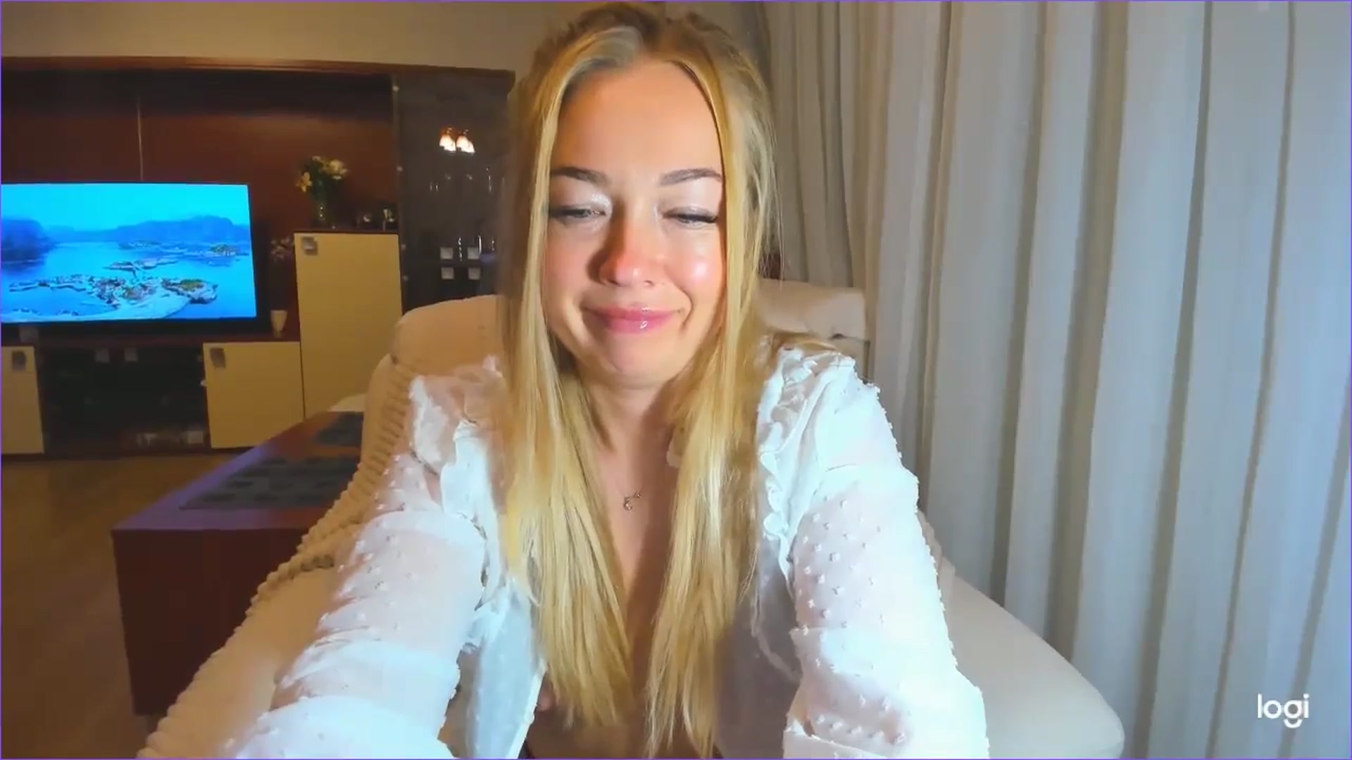 Gallery image thumbnail from FlamingoDream's myfreecams stream on, 05/14/2024, 02:34 image 20 of 20