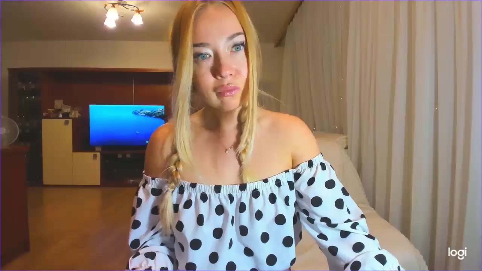 Gallery image thumbnail from FlamingoDream's myfreecams stream on, 05/20/2024, 22:58 image 4 of 20