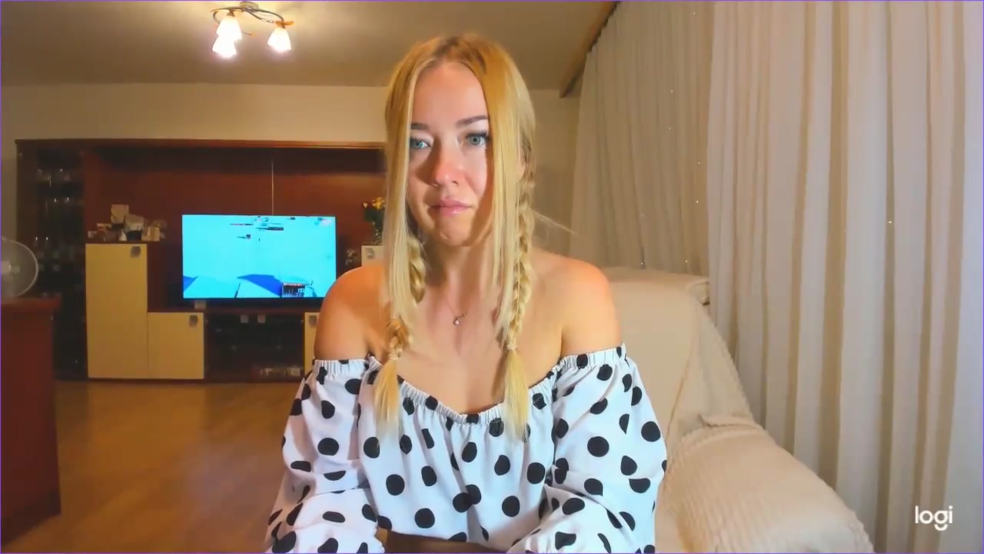Gallery image thumbnail from FlamingoDream's myfreecams stream on, 05/20/2024, 22:58 image 6 of 20