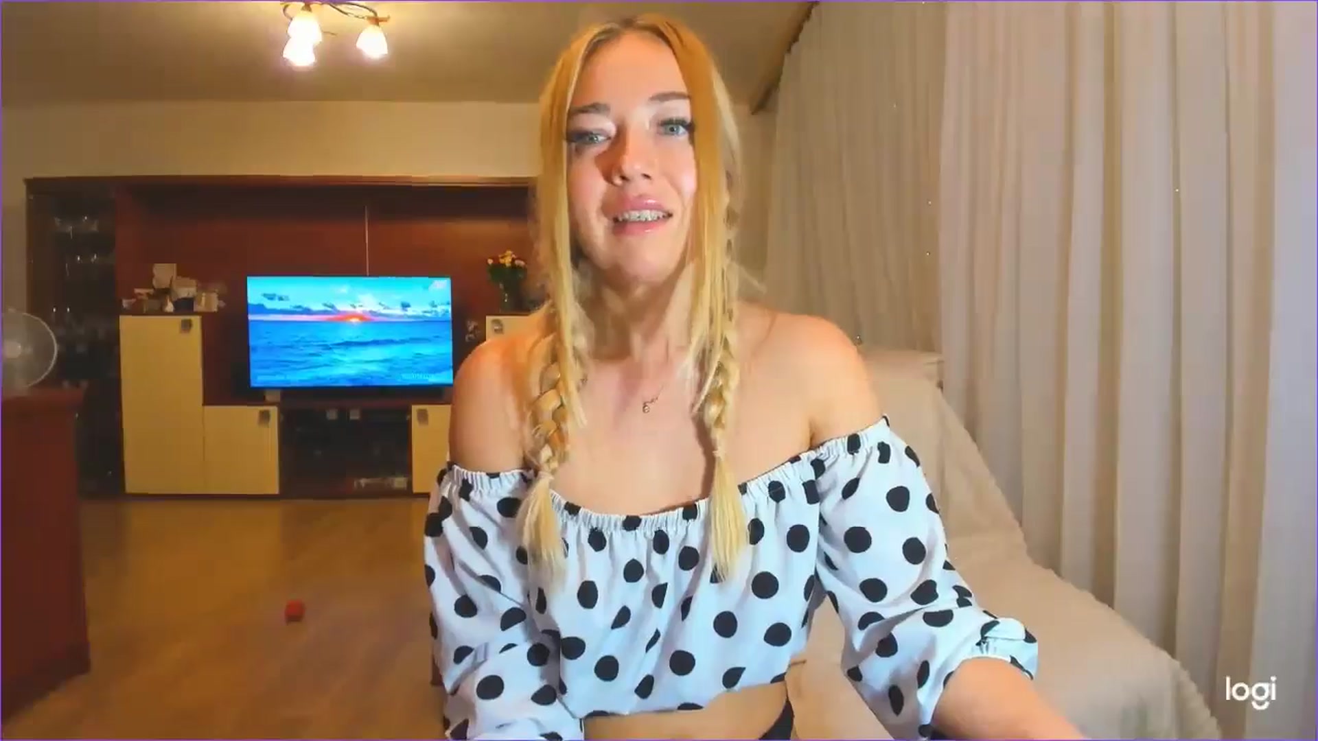 Gallery image thumbnail from FlamingoDream's myfreecams stream on, 05/21/2024, 01:42 image 3 of 20