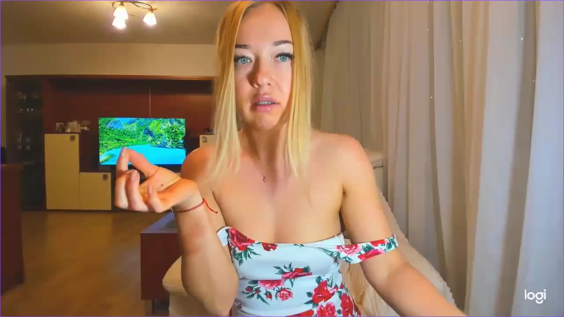 Gallery image thumbnail from FlamingoDream's myfreecams stream on, 06/05/2024, 01:17 image 15 of 20