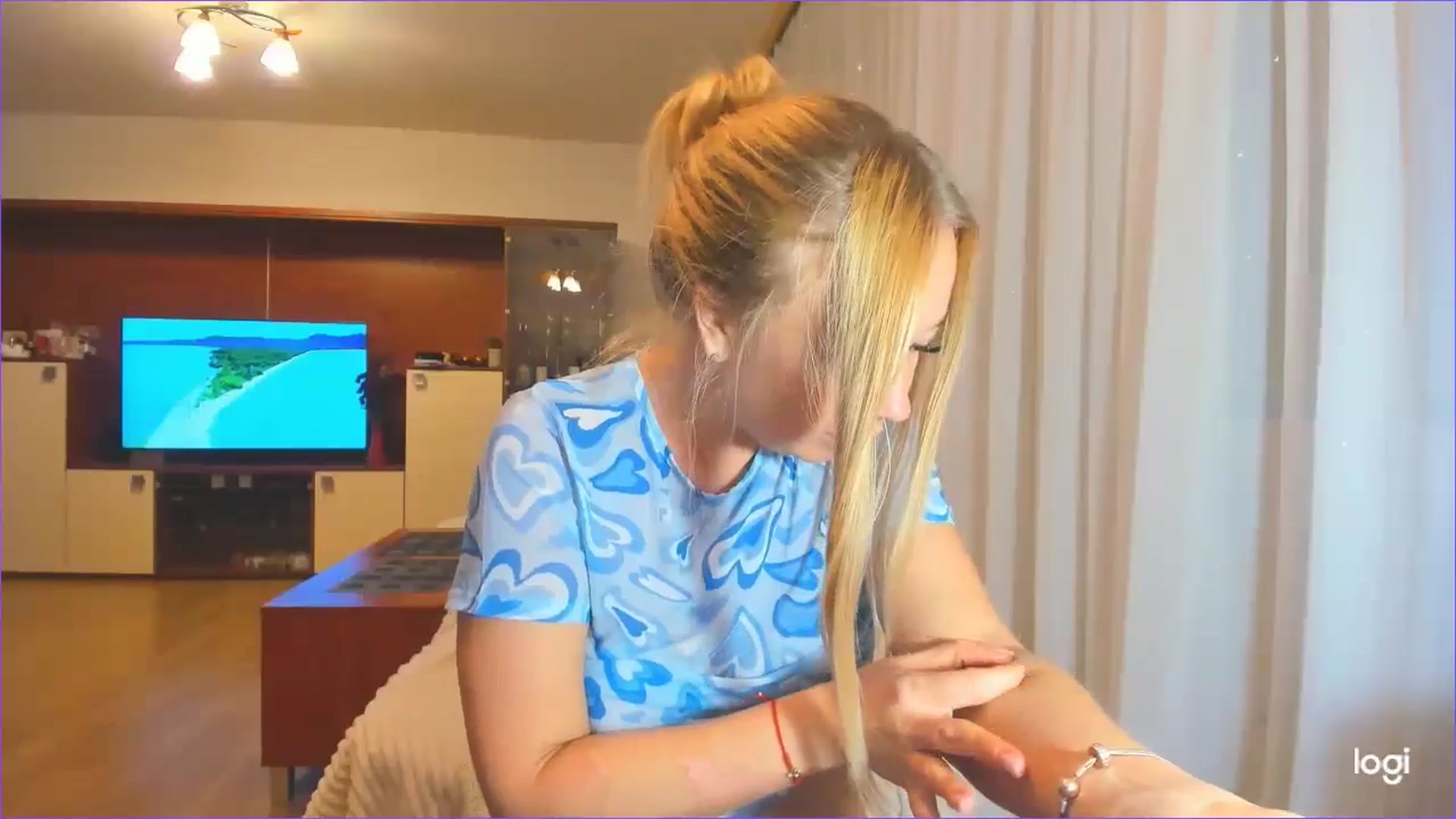 Gallery image thumbnail from FlamingoDream's myfreecams stream on, 06/11/2024, 01:14 image 18 of 20