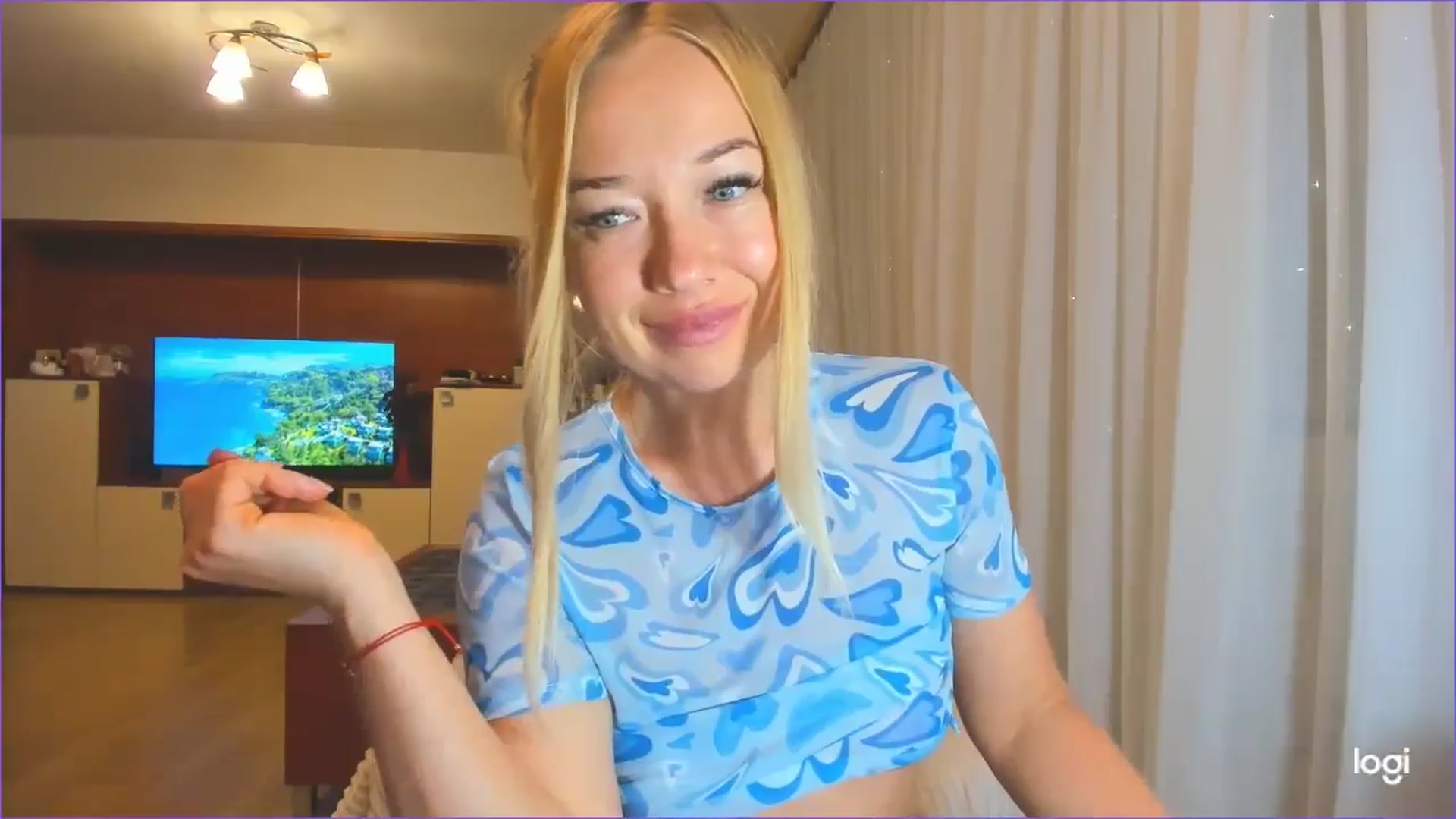 Gallery image thumbnail from FlamingoDream's myfreecams stream on, 06/11/2024, 01:14 image 5 of 20