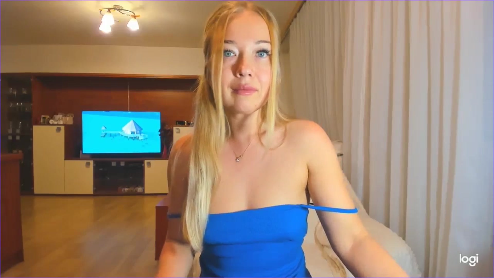 Gallery image thumbnail from FlamingoDream's myfreecams stream on, 06/18/2024, 22:33 image 5 of 20