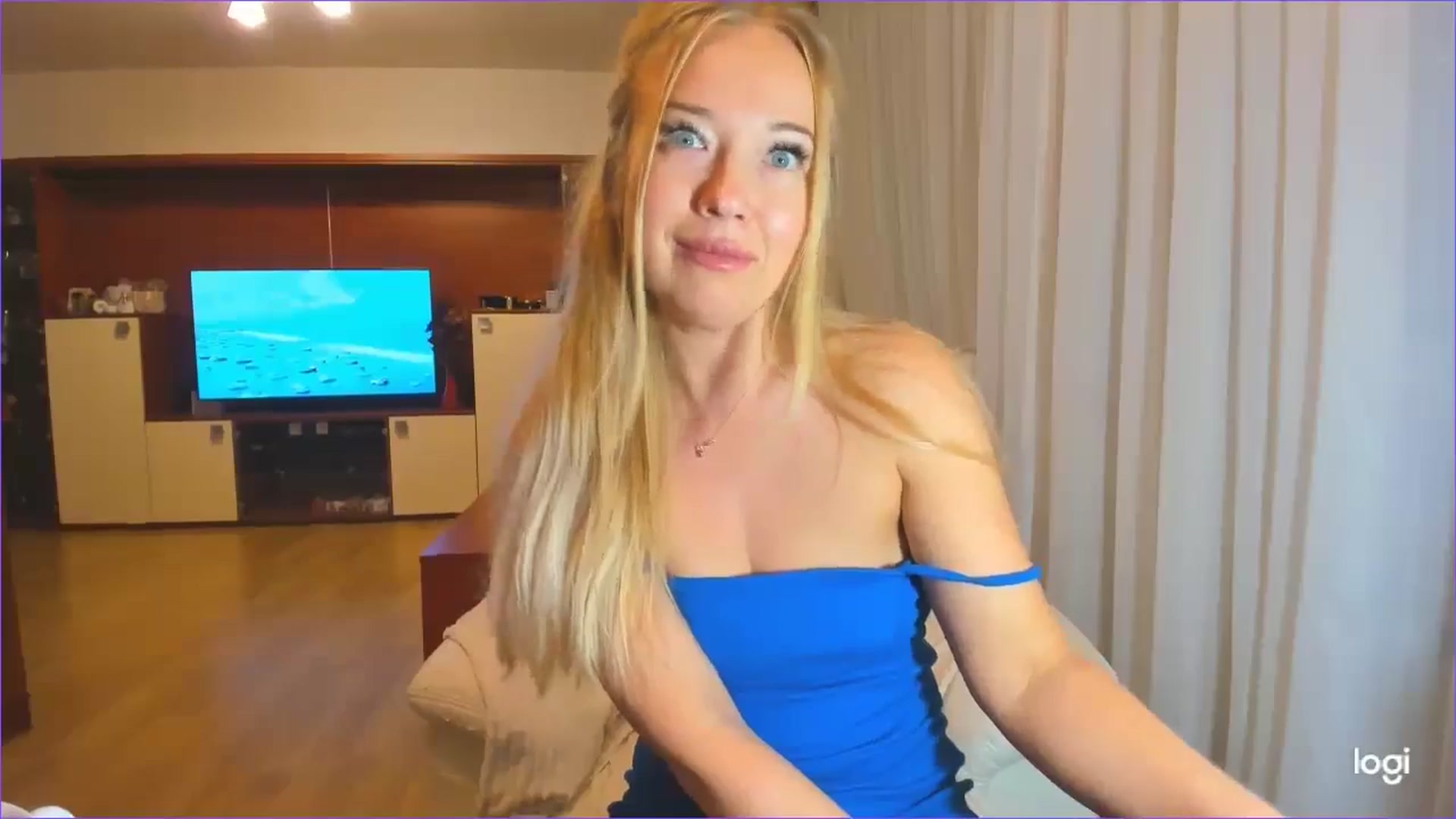 Gallery image thumbnail from FlamingoDream's myfreecams stream on, 06/19/2024, 24:58 image 4 of 20