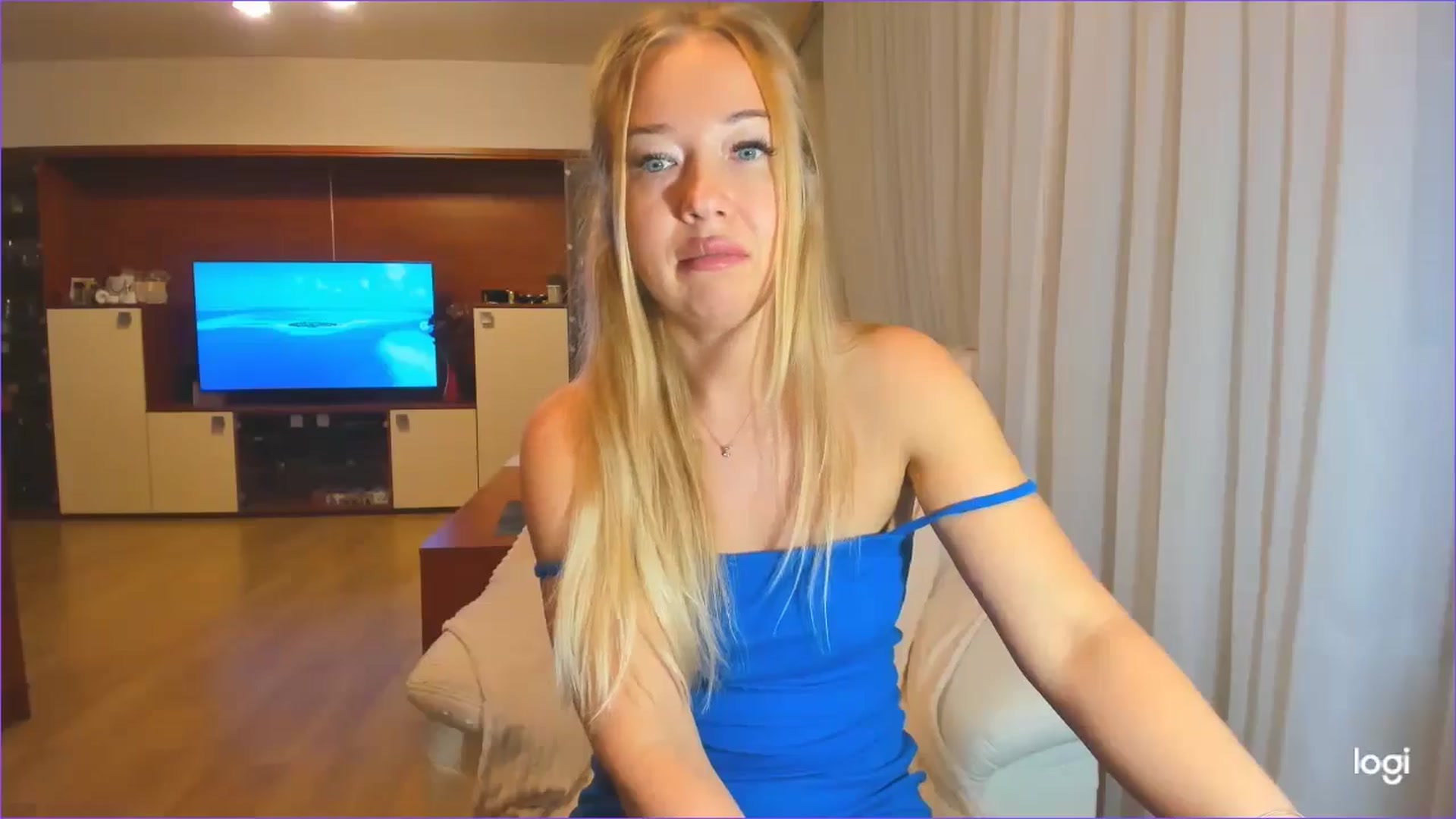 Gallery image thumbnail from FlamingoDream's myfreecams stream on, 06/19/2024, 24:58 image 8 of 20