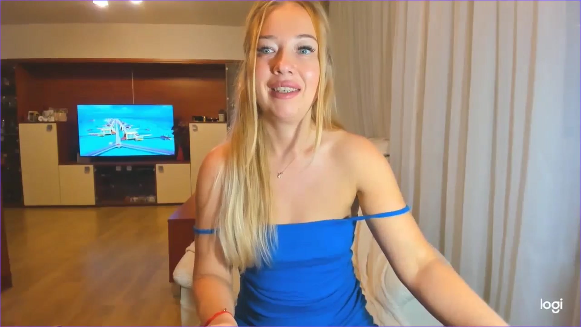 Gallery image thumbnail from FlamingoDream's myfreecams stream on, 06/19/2024, 24:58 image 13 of 20