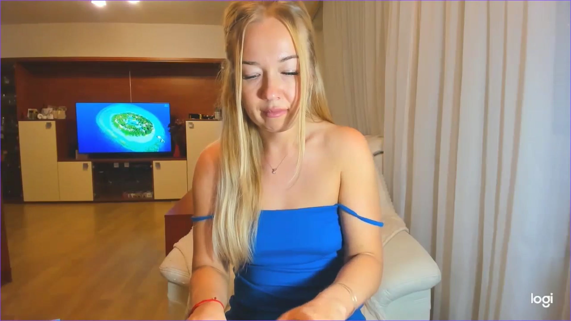 Gallery image thumbnail from FlamingoDream's myfreecams stream on, 06/19/2024, 24:58 image 9 of 20