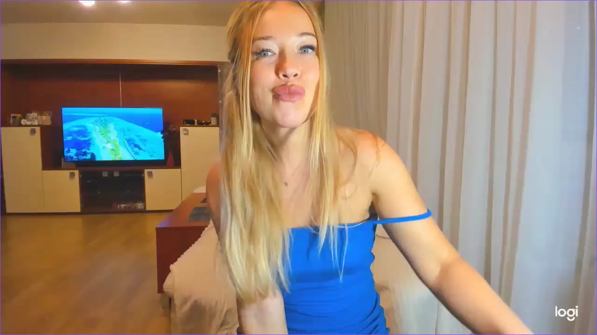 Gallery image thumbnail from FlamingoDream's myfreecams stream on, 06/19/2024, 02:31 image 17 of 20