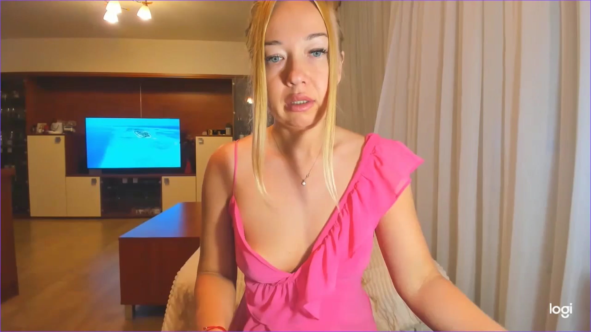 Gallery image thumbnail from FlamingoDream's myfreecams stream on, 06/19/2024, 23:00 image 5 of 20