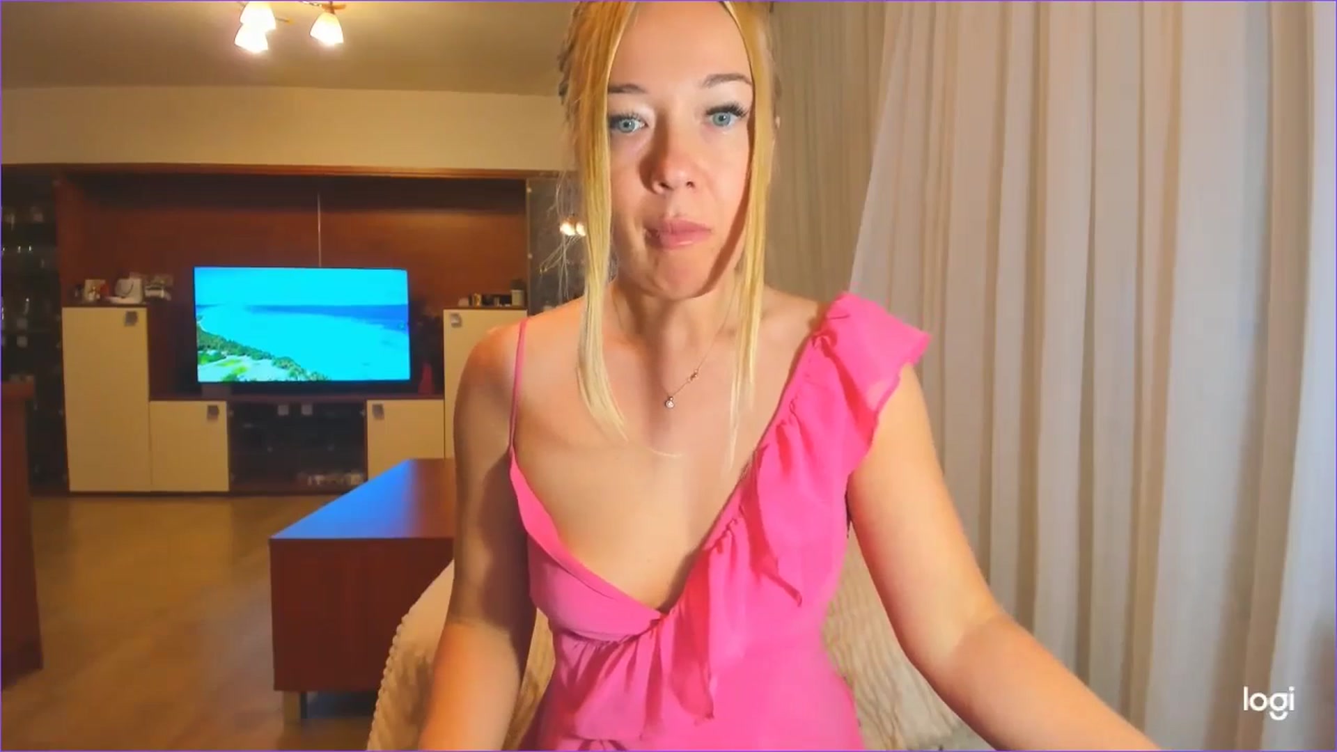 Gallery image thumbnail from FlamingoDream's myfreecams stream on, 06/19/2024, 23:00 image 14 of 20