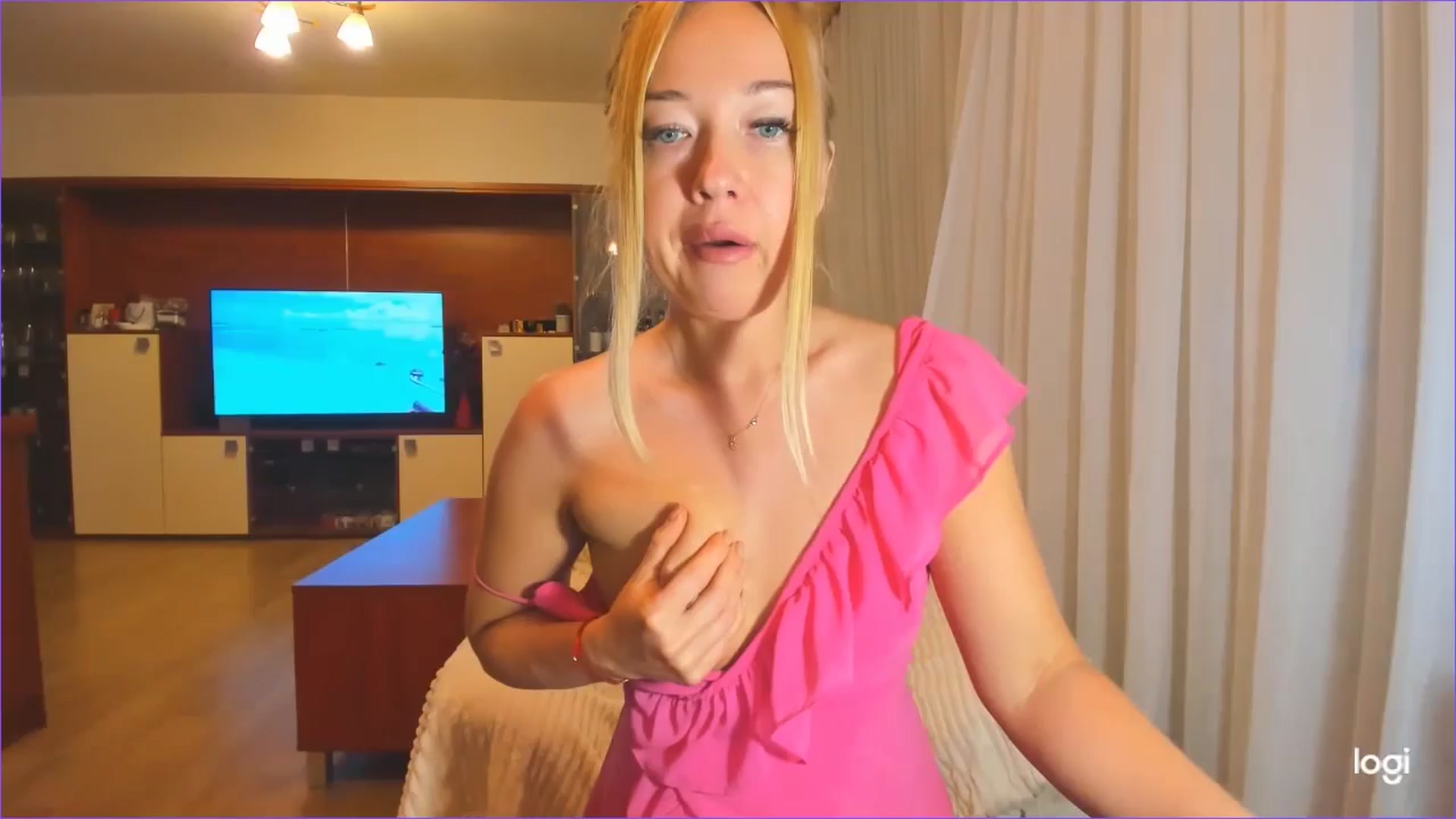 Gallery image thumbnail from FlamingoDream's myfreecams stream on, 06/19/2024, 23:00 image 9 of 20