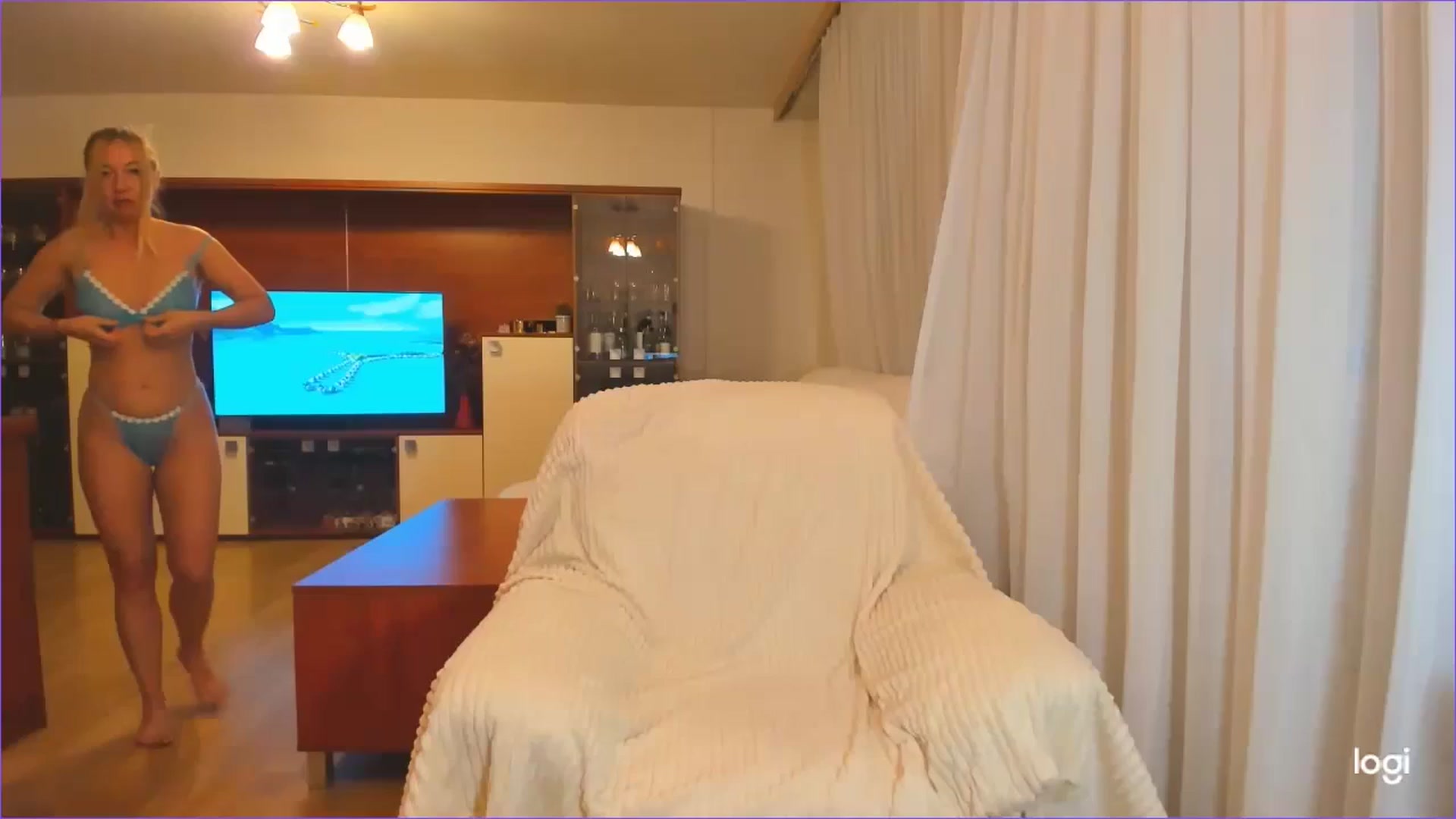 Gallery image thumbnail from FlamingoDream's myfreecams stream on, 06/19/2024, 23:00 image 16 of 20