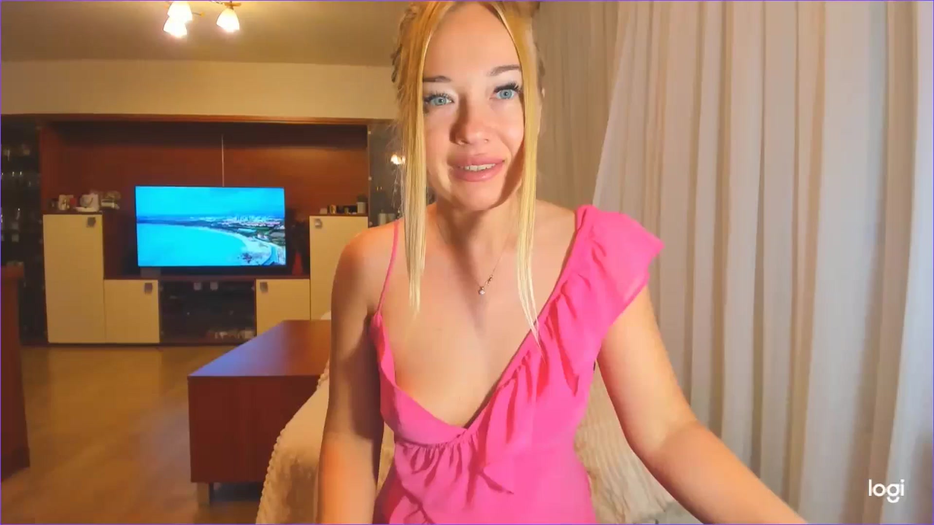 Gallery image thumbnail from FlamingoDream's myfreecams stream on, 06/19/2024, 23:00 image 6 of 20