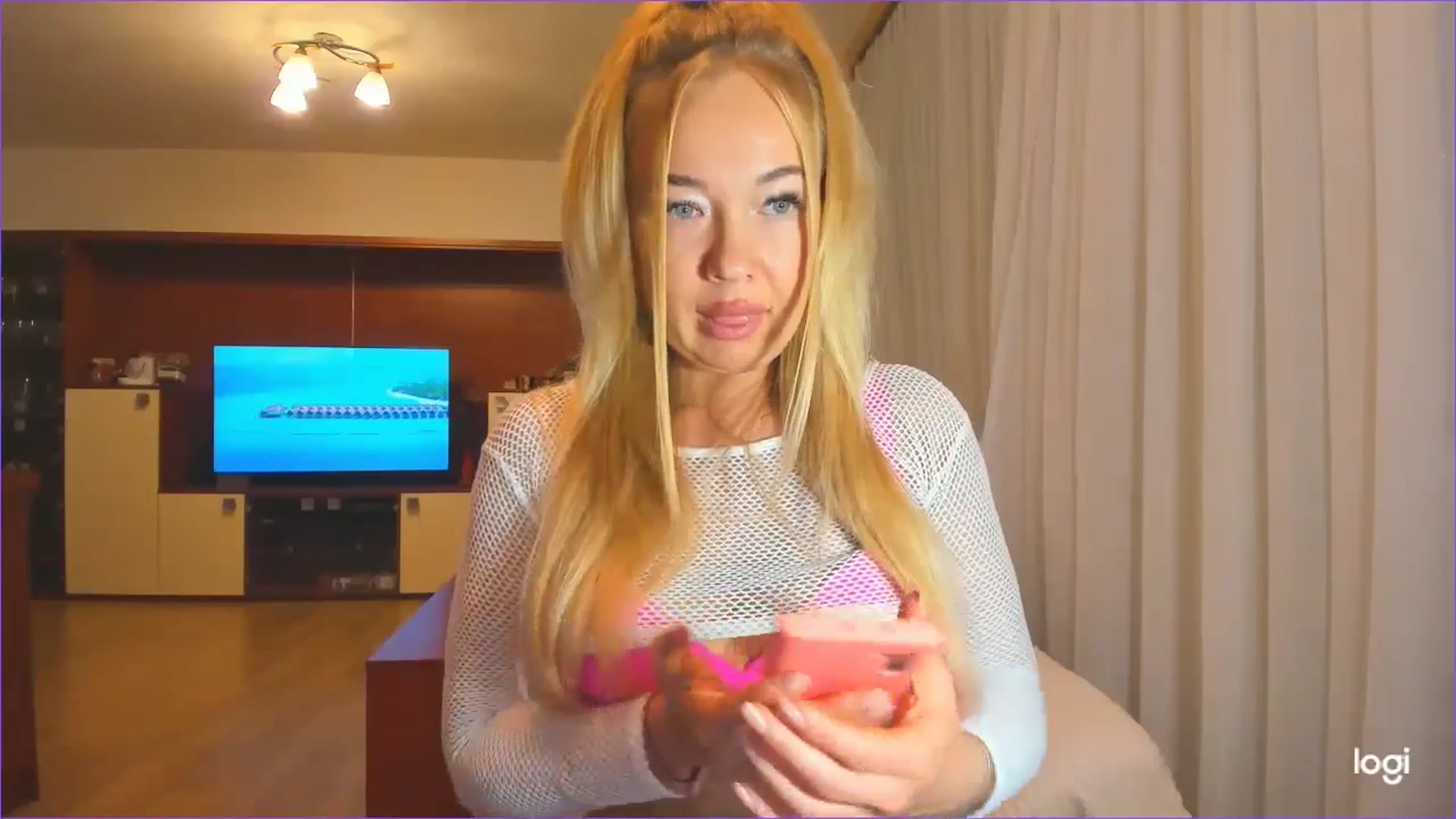 Gallery image thumbnail from FlamingoDream's myfreecams stream on, 06/20/2024, 21:57 image 18 of 20