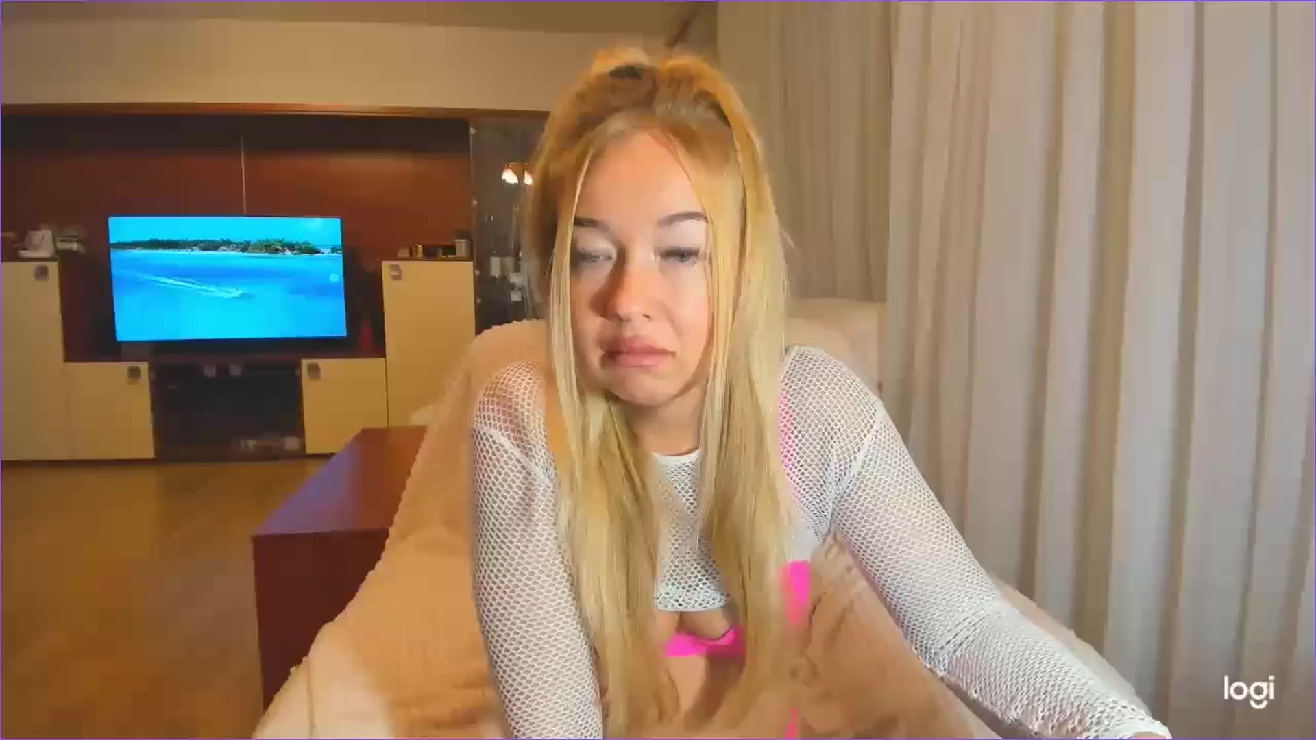 Gallery image thumbnail from FlamingoDream's myfreecams stream on, 06/21/2024, 24:07 image 1 of 20