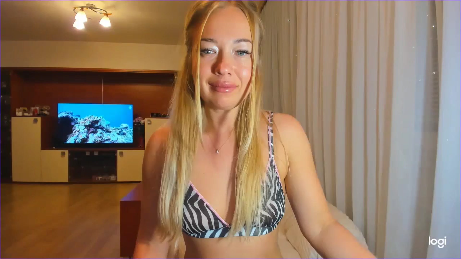 Gallery image thumbnail from FlamingoDream's myfreecams stream on, 06/25/2024, 24:01 image 18 of 20