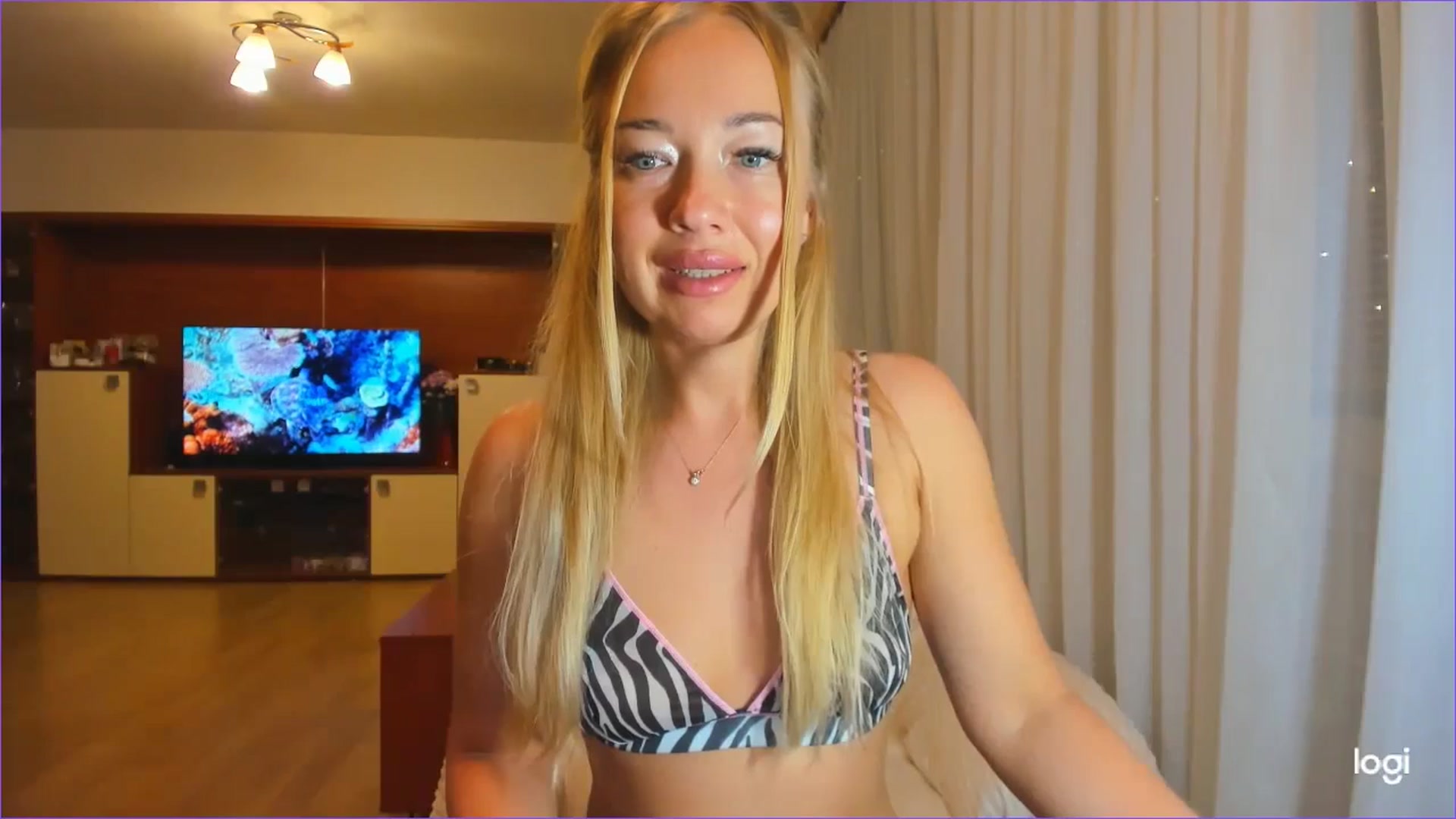 Gallery image thumbnail from FlamingoDream's myfreecams stream on, 06/25/2024, 24:01 image 17 of 20