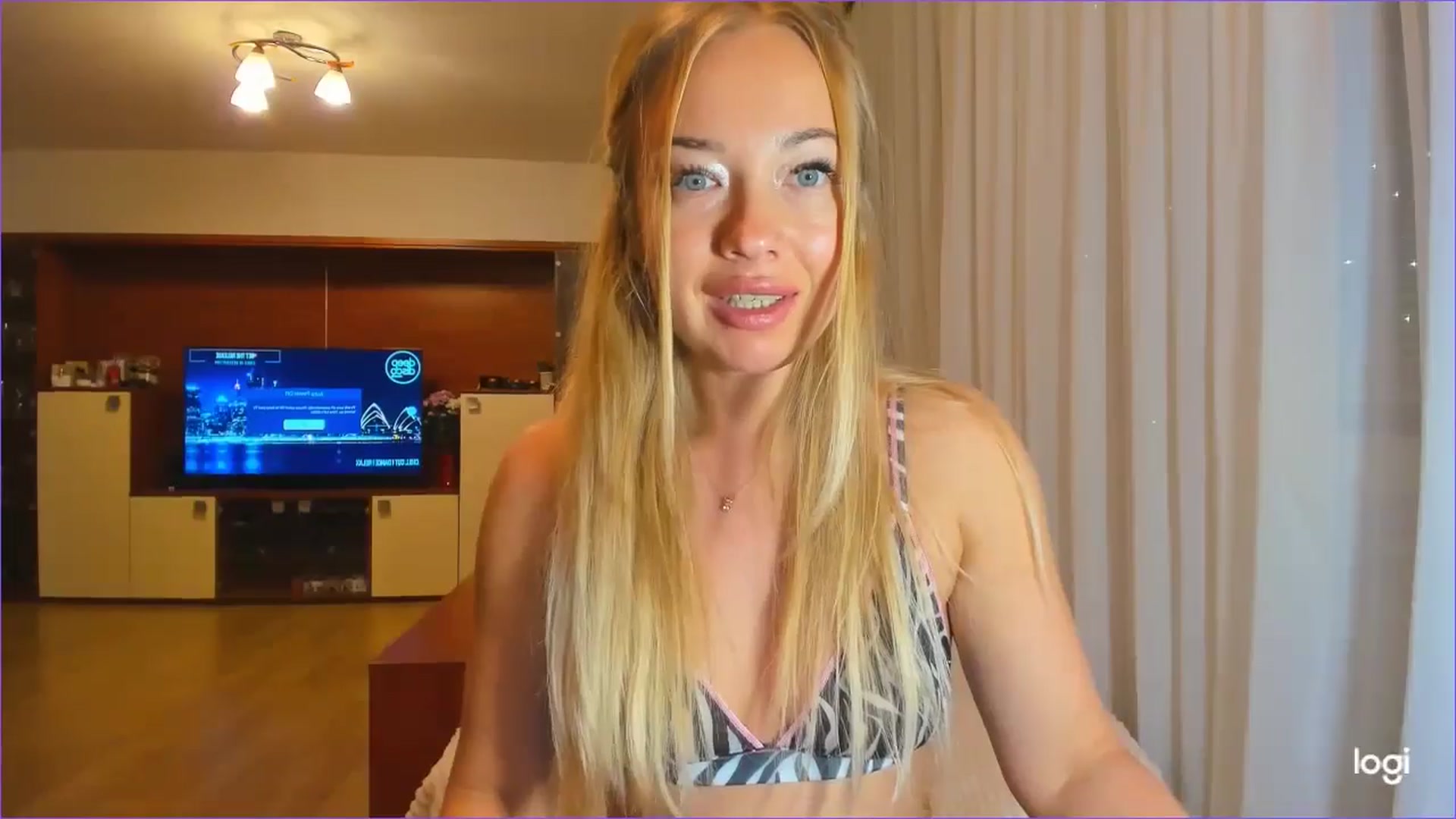 Gallery image thumbnail from FlamingoDream's myfreecams stream on, 06/25/2024, 01:44 image 14 of 20