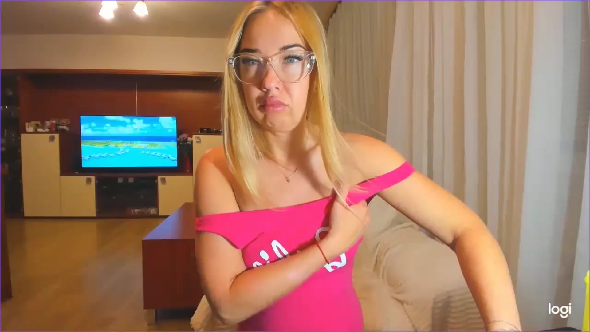 Gallery image thumbnail from FlamingoDream's myfreecams stream on, 06/27/2024, 01:17 image 20 of 20