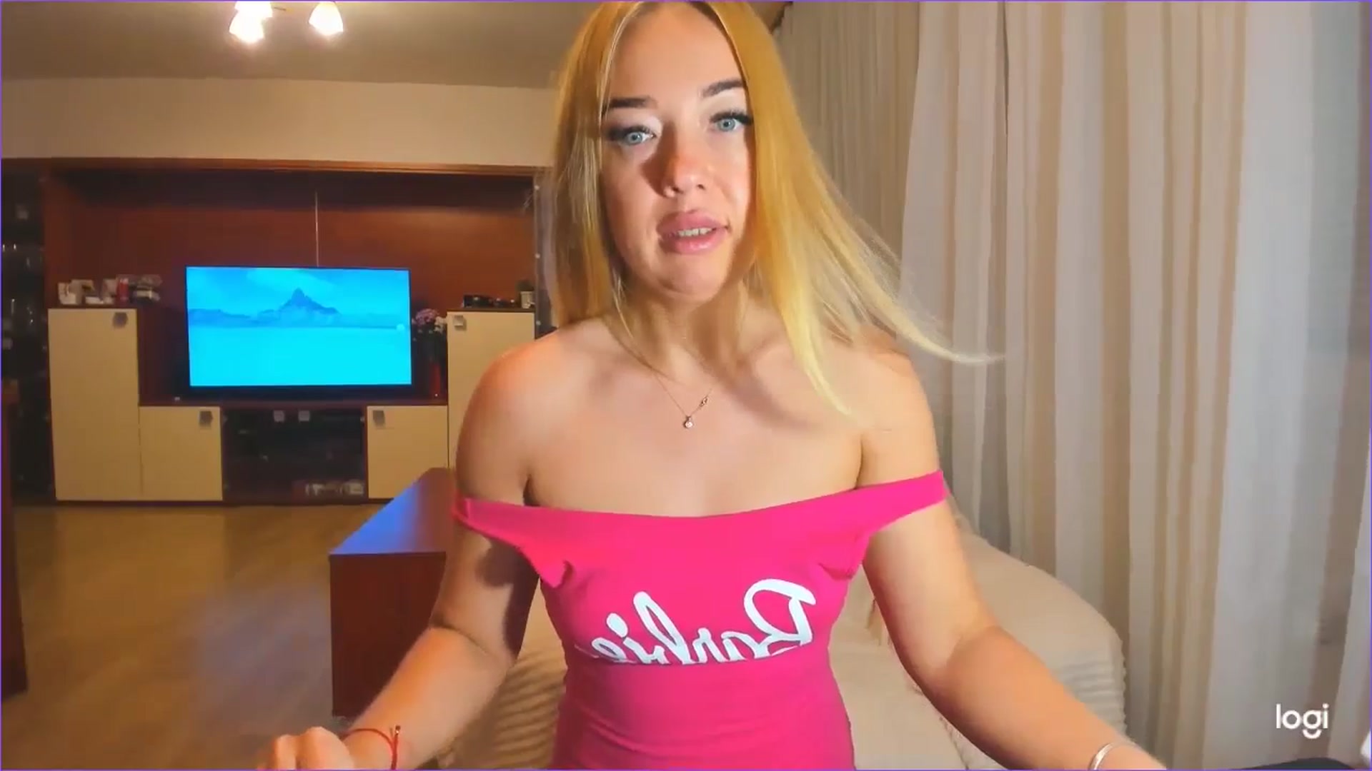 Gallery image thumbnail from FlamingoDream's myfreecams stream on, 06/27/2024, 01:48 image 17 of 20