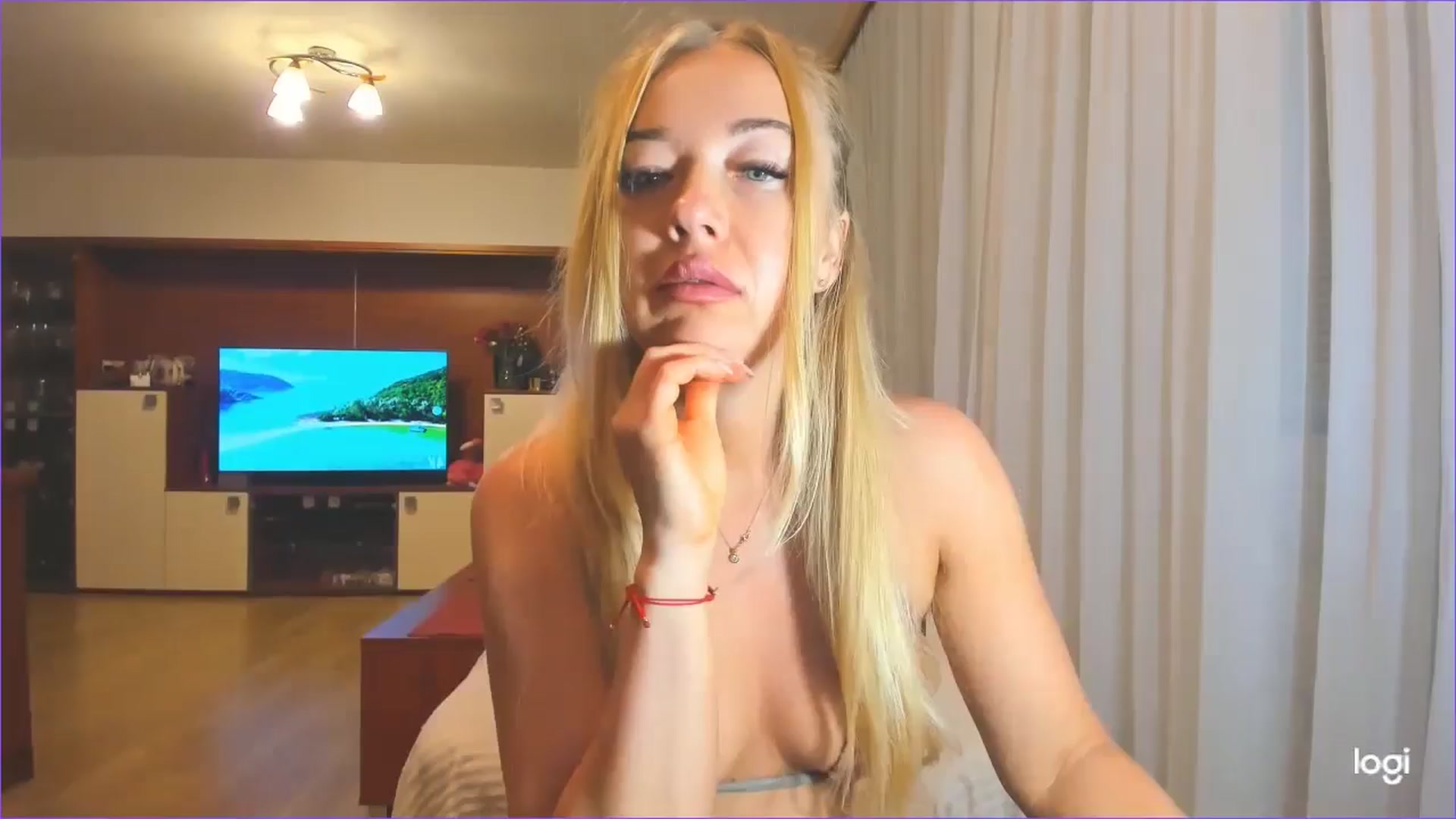 Gallery image thumbnail from FlamingoDream's myfreecams stream on, 07/05/2024, 23:50 image 9 of 20