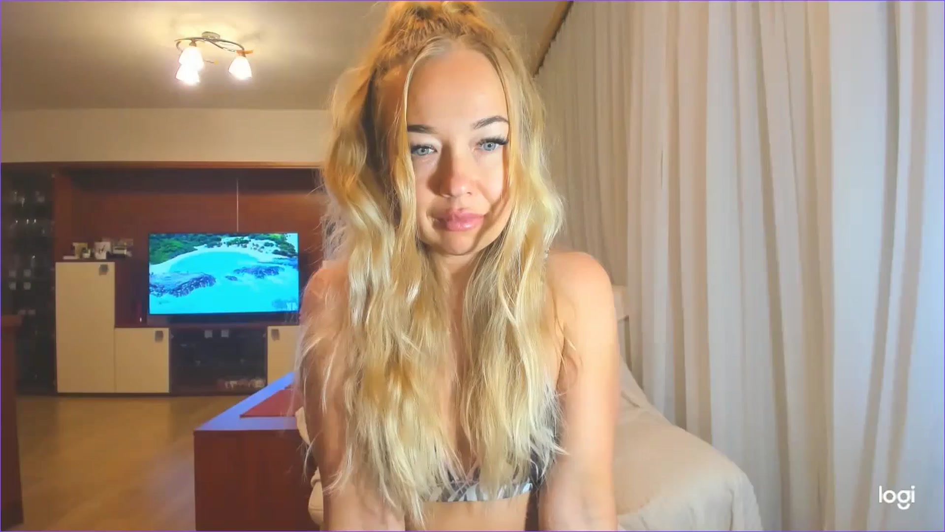 Gallery image thumbnail from FlamingoDream's myfreecams stream on, 07/09/2024, 01:35 image 1 of 20