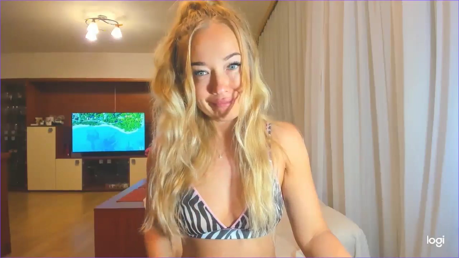Gallery image thumbnail from FlamingoDream's myfreecams stream on, 07/09/2024, 01:35 image 14 of 20