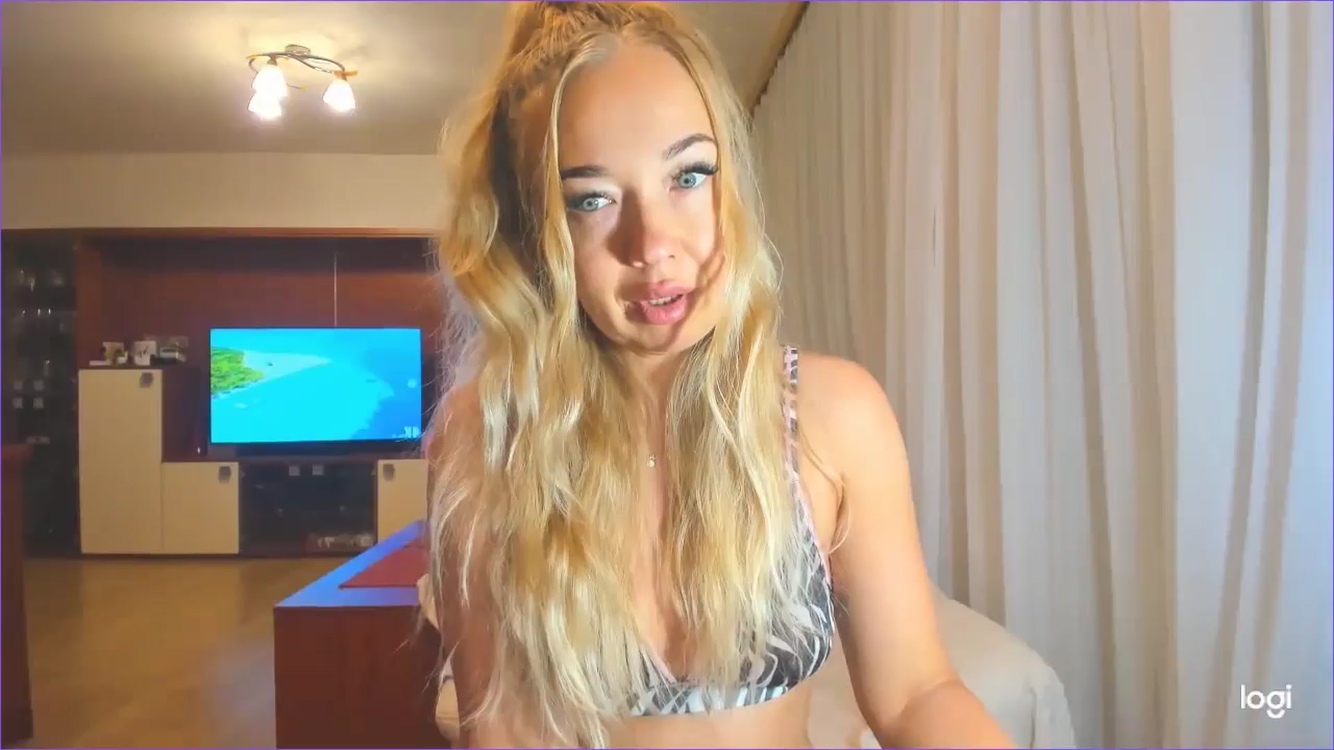 Gallery image thumbnail from FlamingoDream's myfreecams stream on, 07/09/2024, 01:35 image 4 of 20