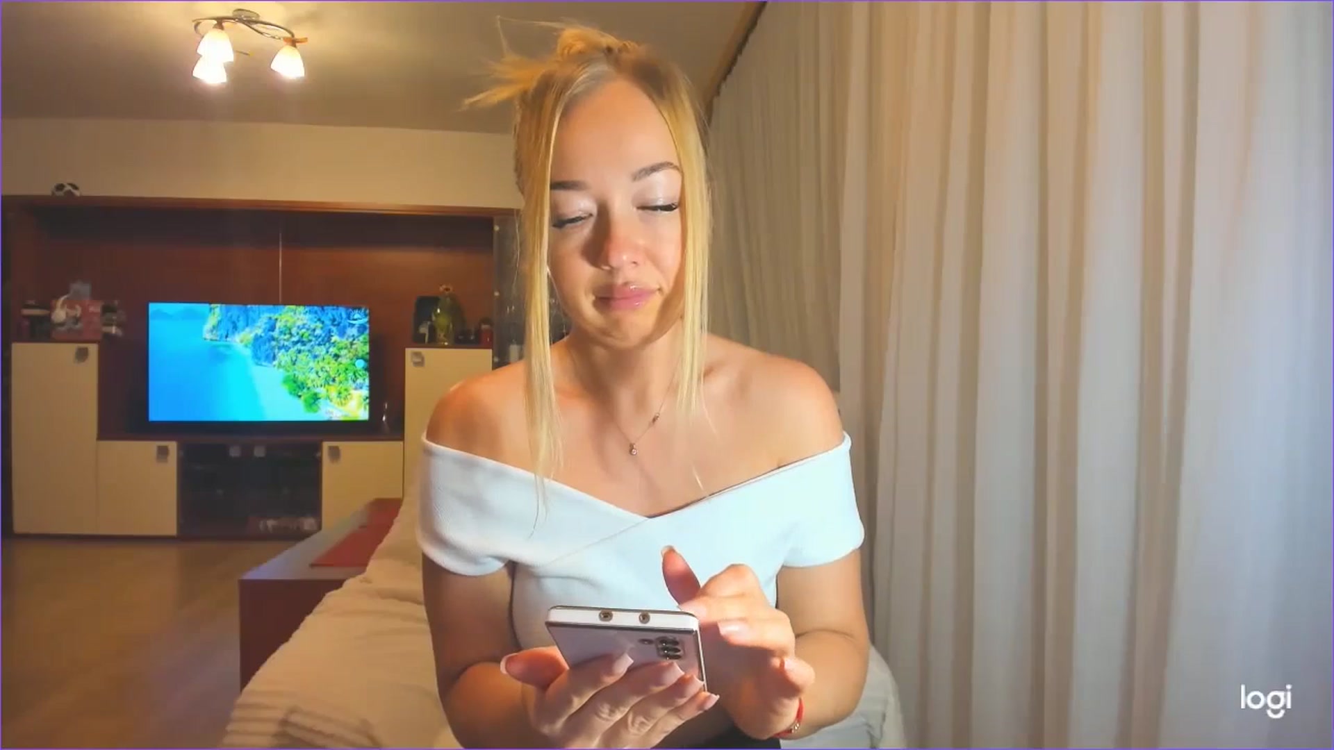 Gallery image thumbnail from FlamingoDream's myfreecams stream on, 07/17/2024, 23:48 image 5 of 20