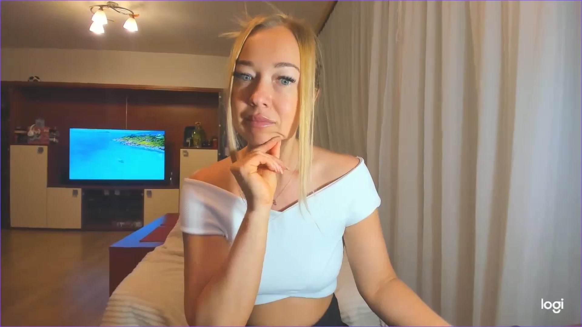 Gallery image thumbnail from FlamingoDream's myfreecams stream on, 07/17/2024, 23:48 image 15 of 20