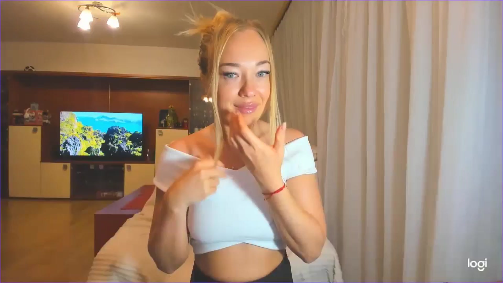 Gallery image thumbnail from FlamingoDream's myfreecams stream on, 07/17/2024, 23:48 image 13 of 20