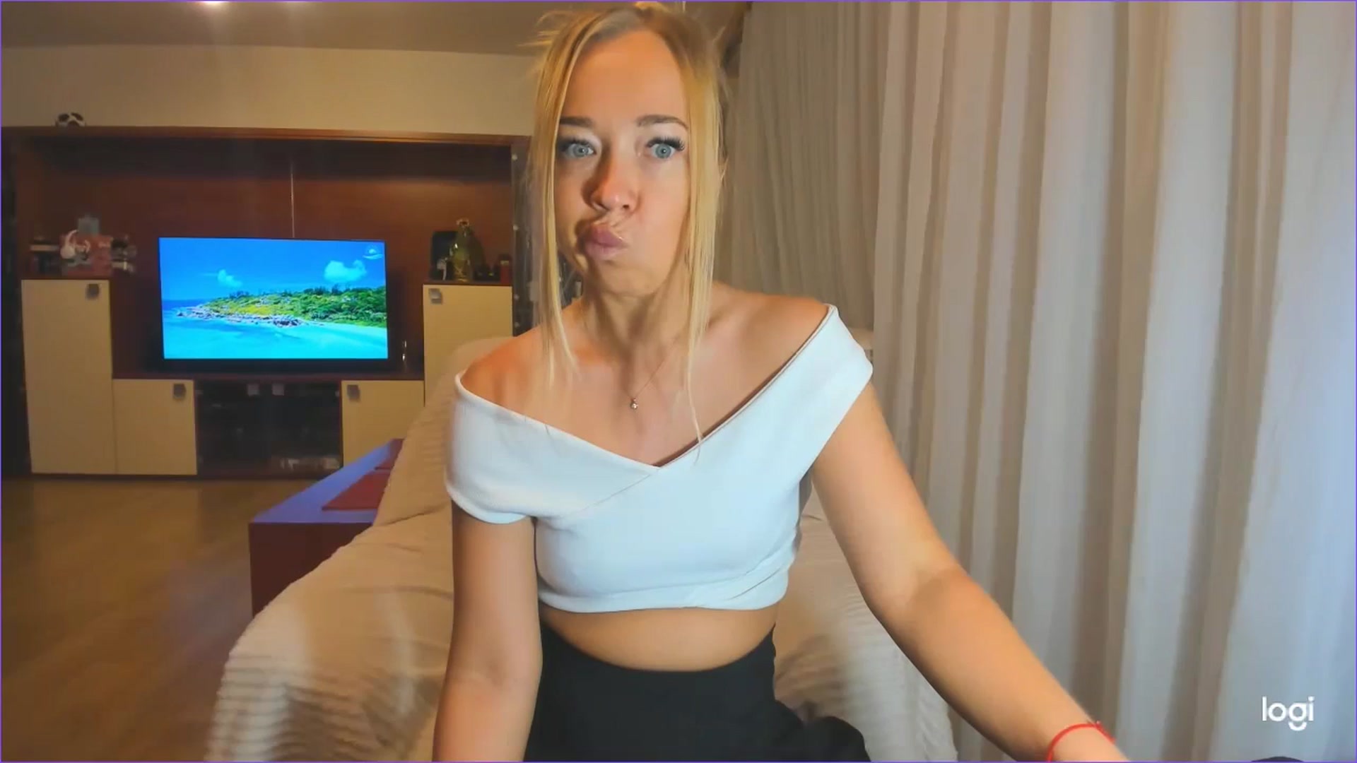 Gallery image thumbnail from FlamingoDream's myfreecams stream on, 07/18/2024, 01:06 image 20 of 20