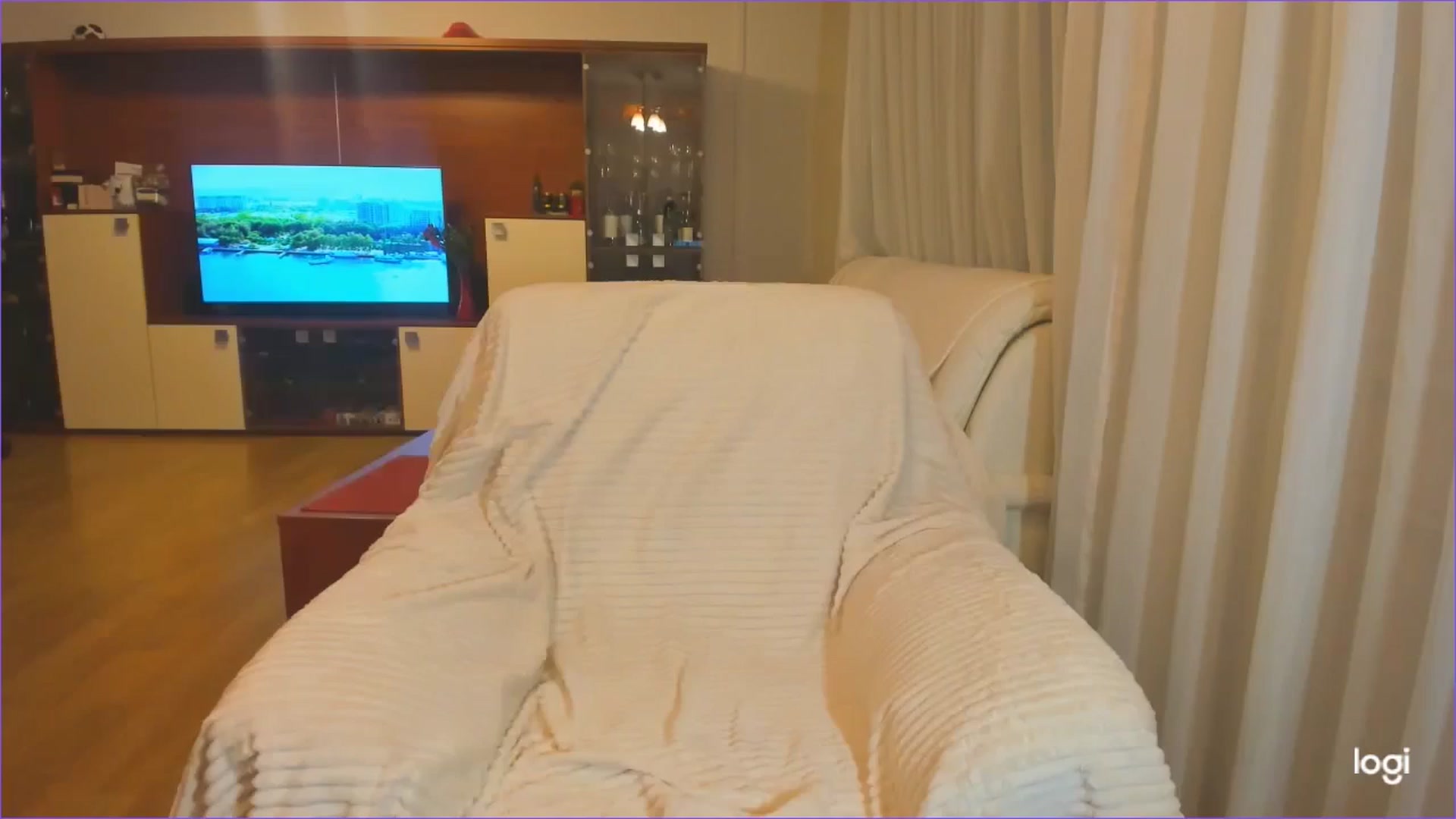 Gallery image thumbnail from FlamingoDream's myfreecams stream on, 07/23/2024, 23:38 image 2 of 20