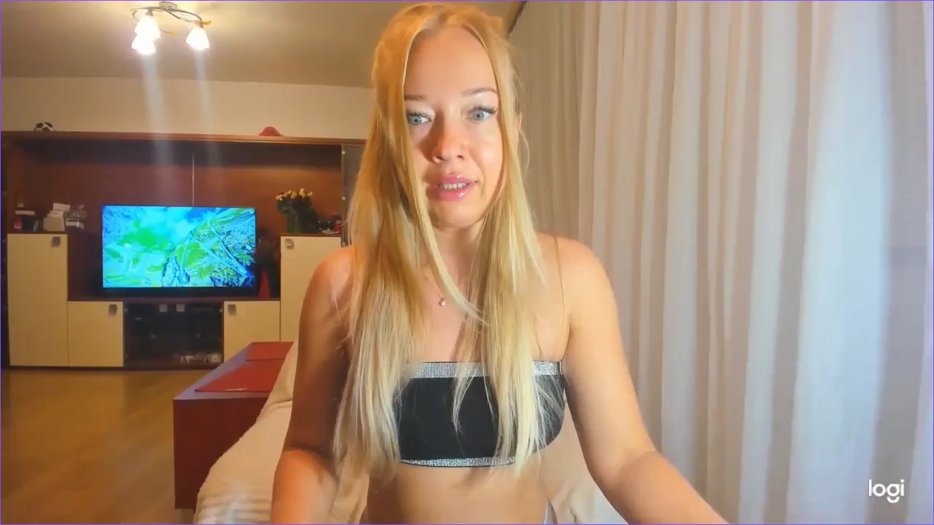 Gallery image thumbnail from FlamingoDream's myfreecams stream on, 07/24/2024, 23:14 image 4 of 20