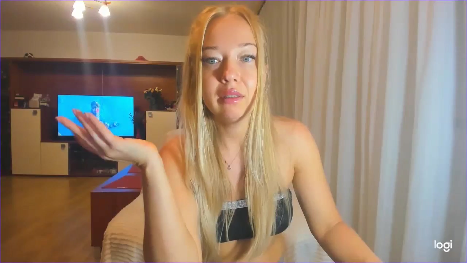 Gallery image thumbnail from FlamingoDream's myfreecams stream on, 07/25/2024, 24:23 image 10 of 20