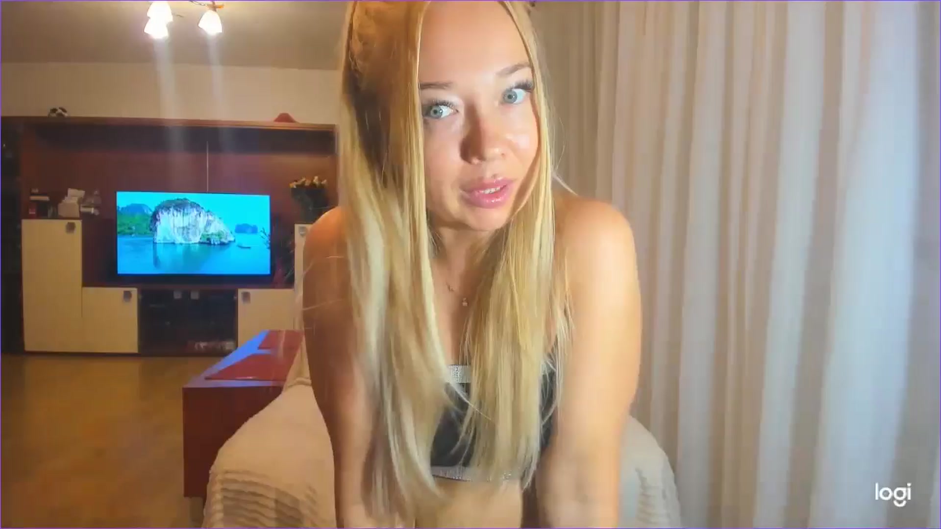 Gallery image thumbnail from FlamingoDream's myfreecams stream on, 07/25/2024, 24:23 image 13 of 20