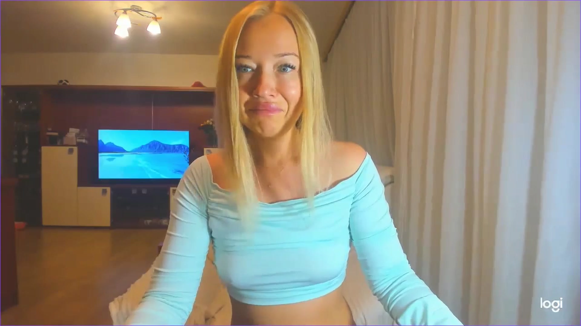 Gallery image thumbnail from FlamingoDream's myfreecams stream on, 07/25/2024, 23:47 image 16 of 20