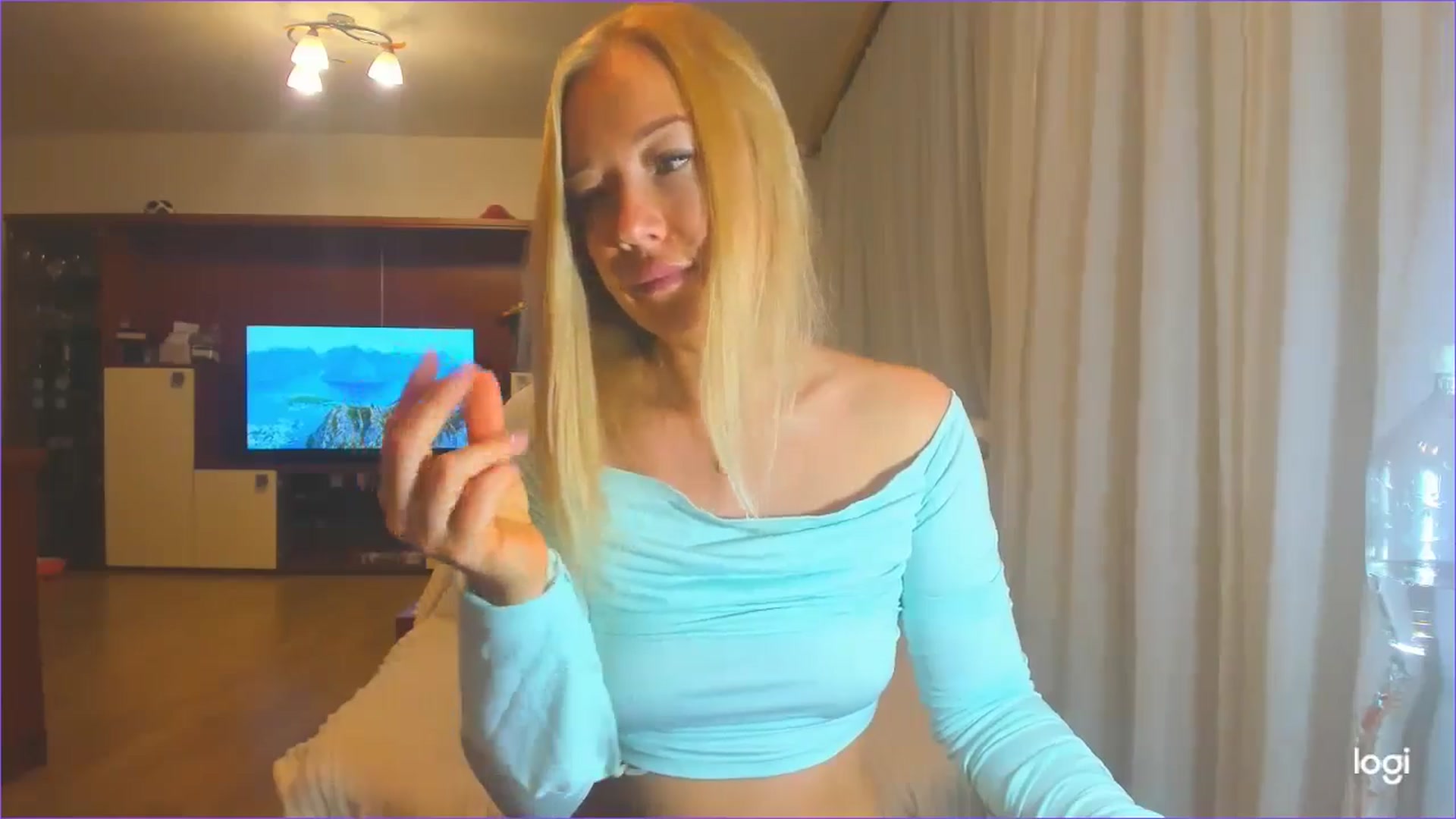 Gallery image thumbnail from FlamingoDream's myfreecams stream on, 07/25/2024, 23:47 image 14 of 20