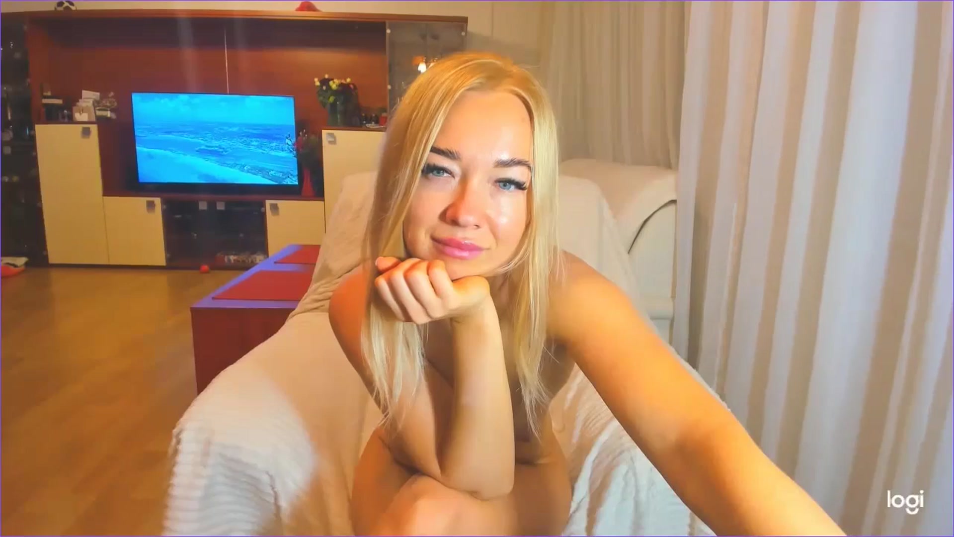 Gallery image thumbnail from FlamingoDream's myfreecams stream on, 07/26/2024, 23:23 image 20 of 20