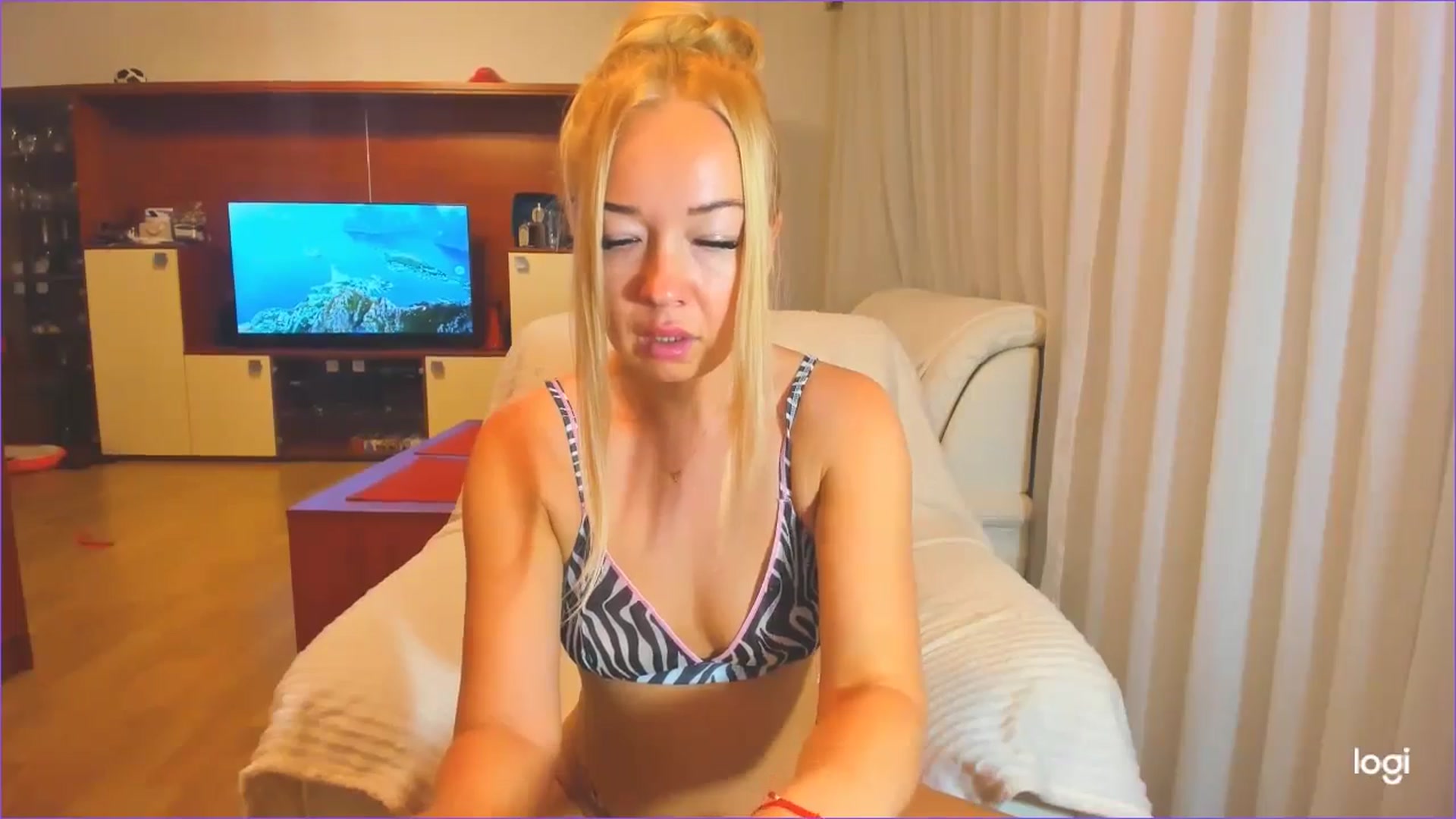 Gallery image thumbnail from FlamingoDream's myfreecams stream on, 07/31/2024, 23:46 image 5 of 20