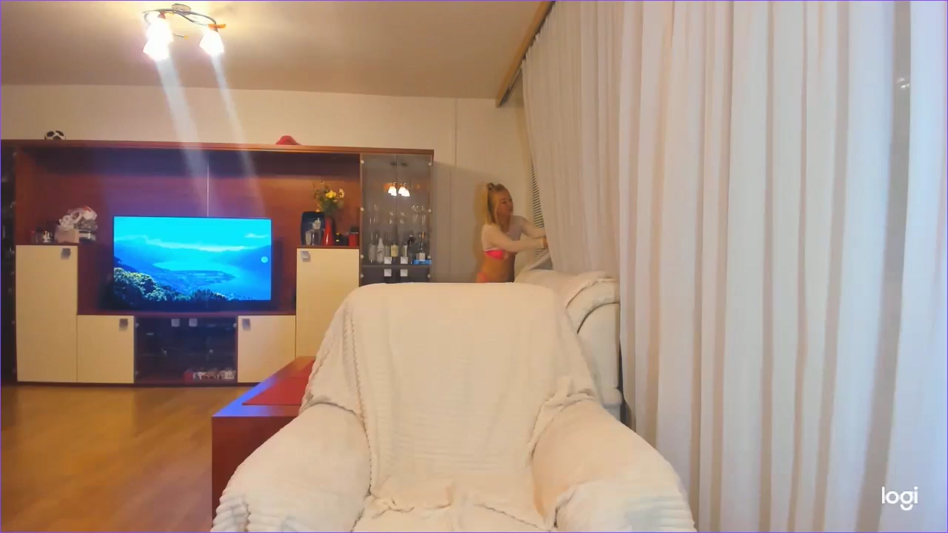 Gallery image thumbnail from FlamingoDream's myfreecams stream on, 08/05/2024, 23:44 image 18 of 20
