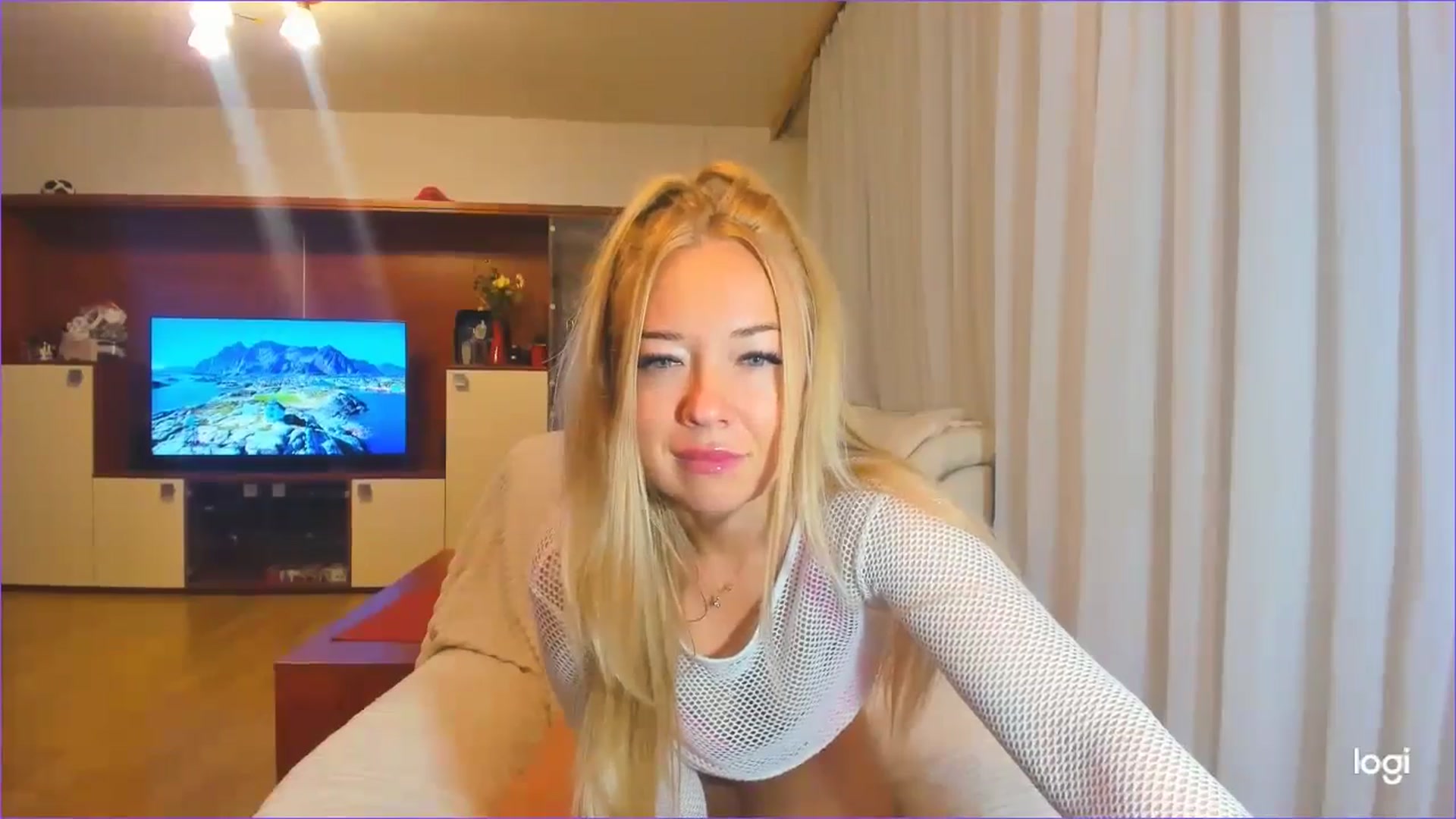 Gallery image thumbnail from FlamingoDream's myfreecams stream on, 08/06/2024, 24:23 image 10 of 20