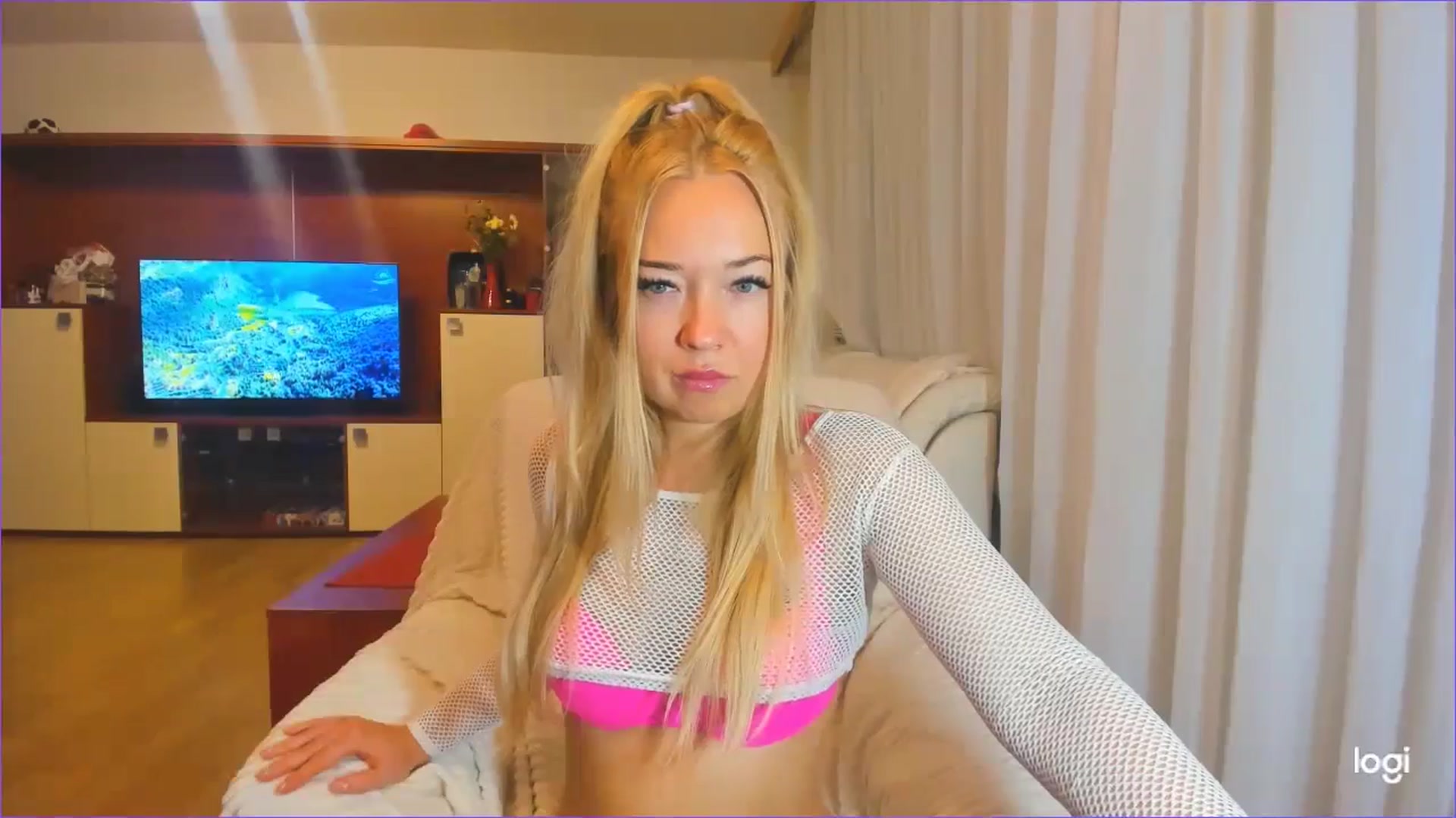 Gallery image thumbnail from FlamingoDream's myfreecams stream on, 08/06/2024, 24:23 image 18 of 20