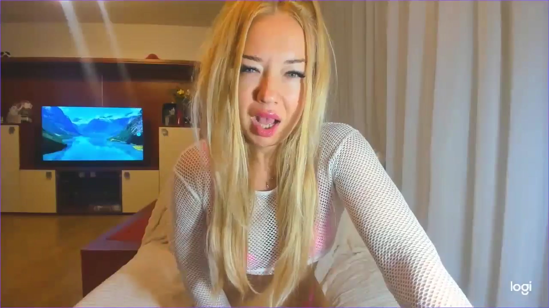 Gallery image thumbnail from FlamingoDream's myfreecams stream on, 08/06/2024, 04:03 image 7 of 20