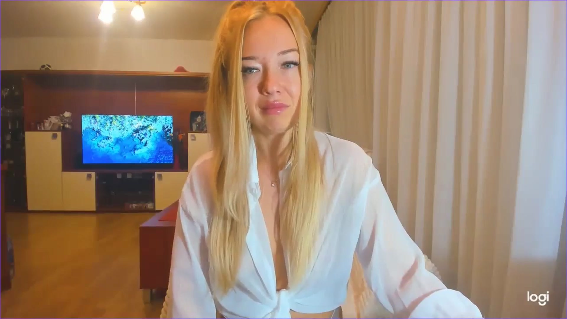 Gallery image thumbnail from FlamingoDream's myfreecams stream on, 08/07/2024, 01:10 image 15 of 20